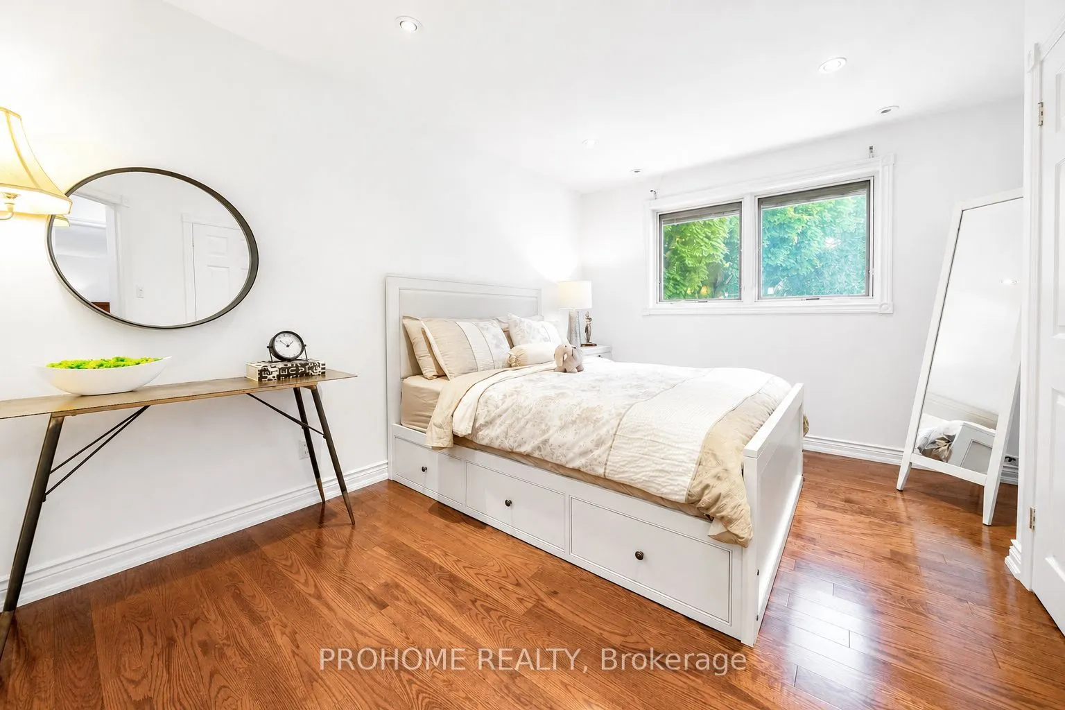 16 Tuscay Court