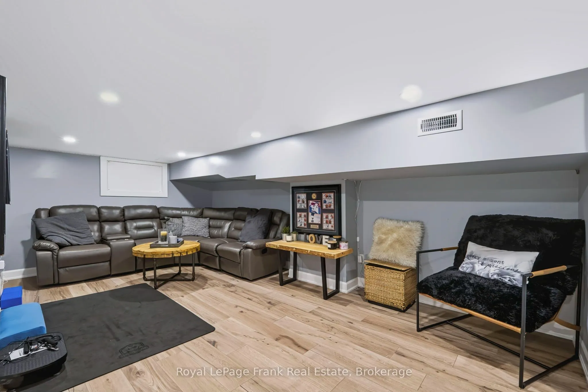 4069 Front Street