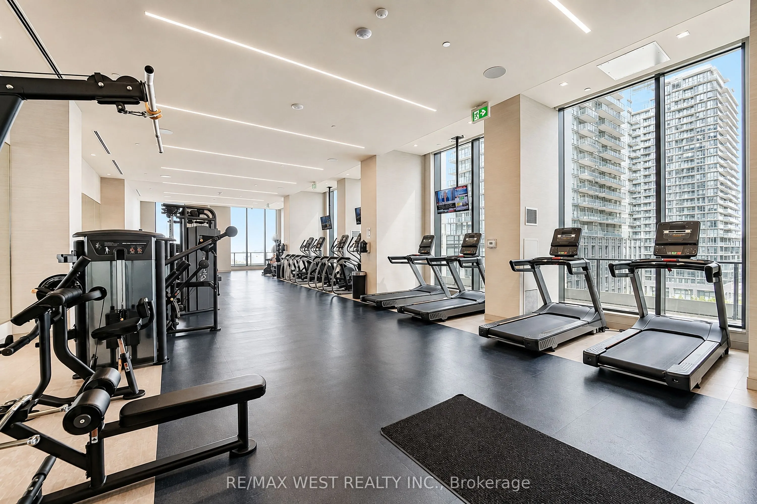 8960 Jane Street #1502