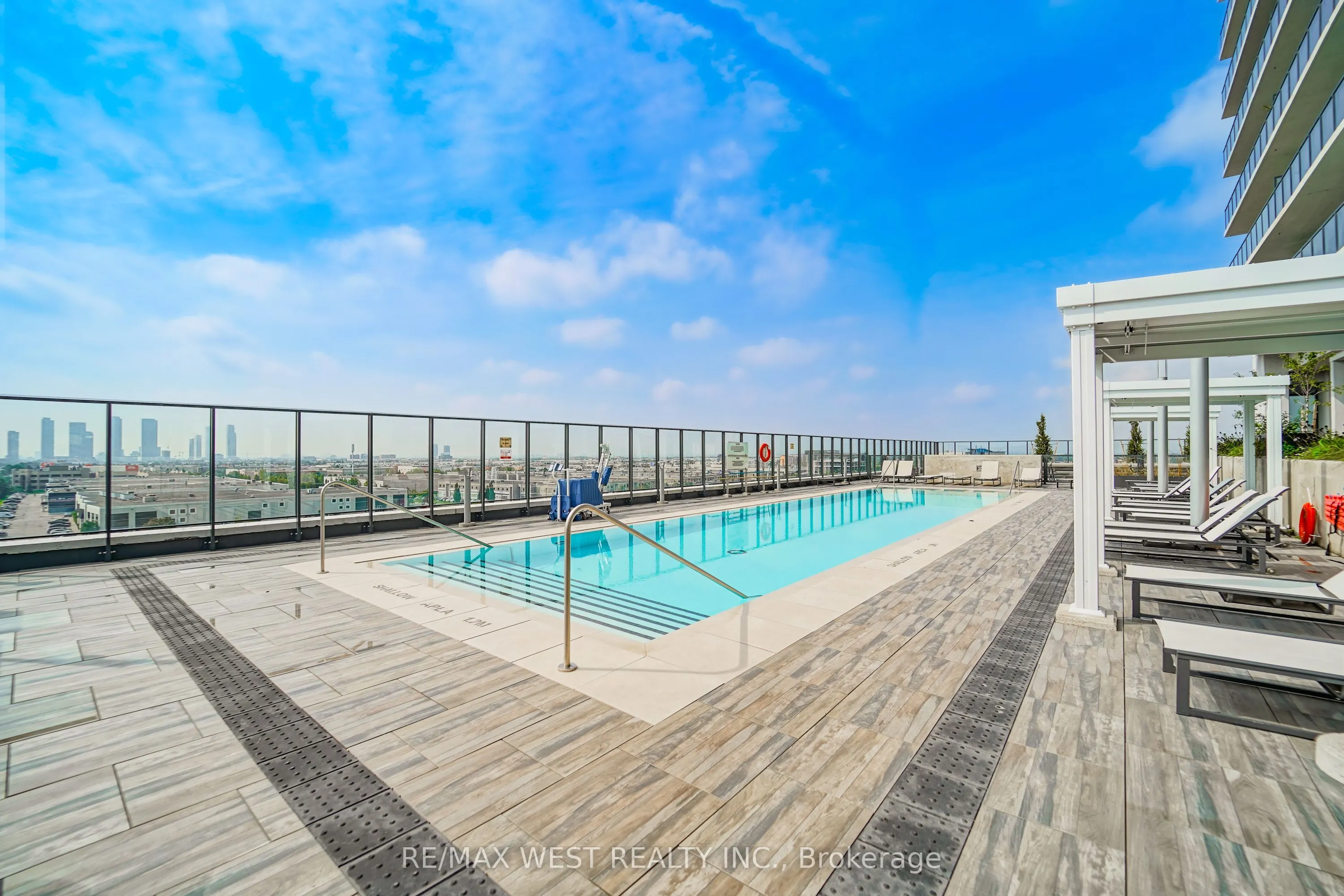 8960 Jane Street #1502
