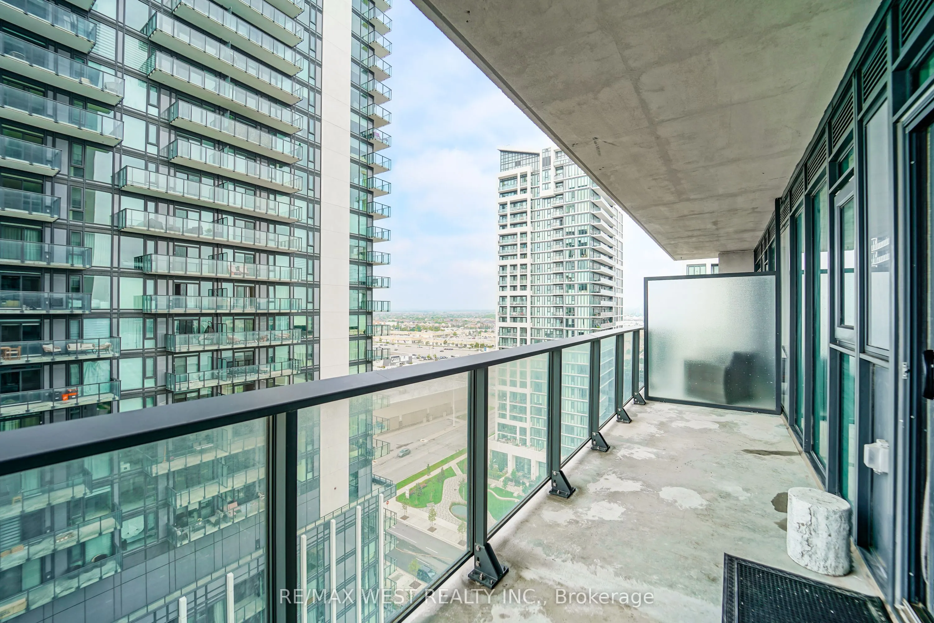 8960 Jane Street #1502