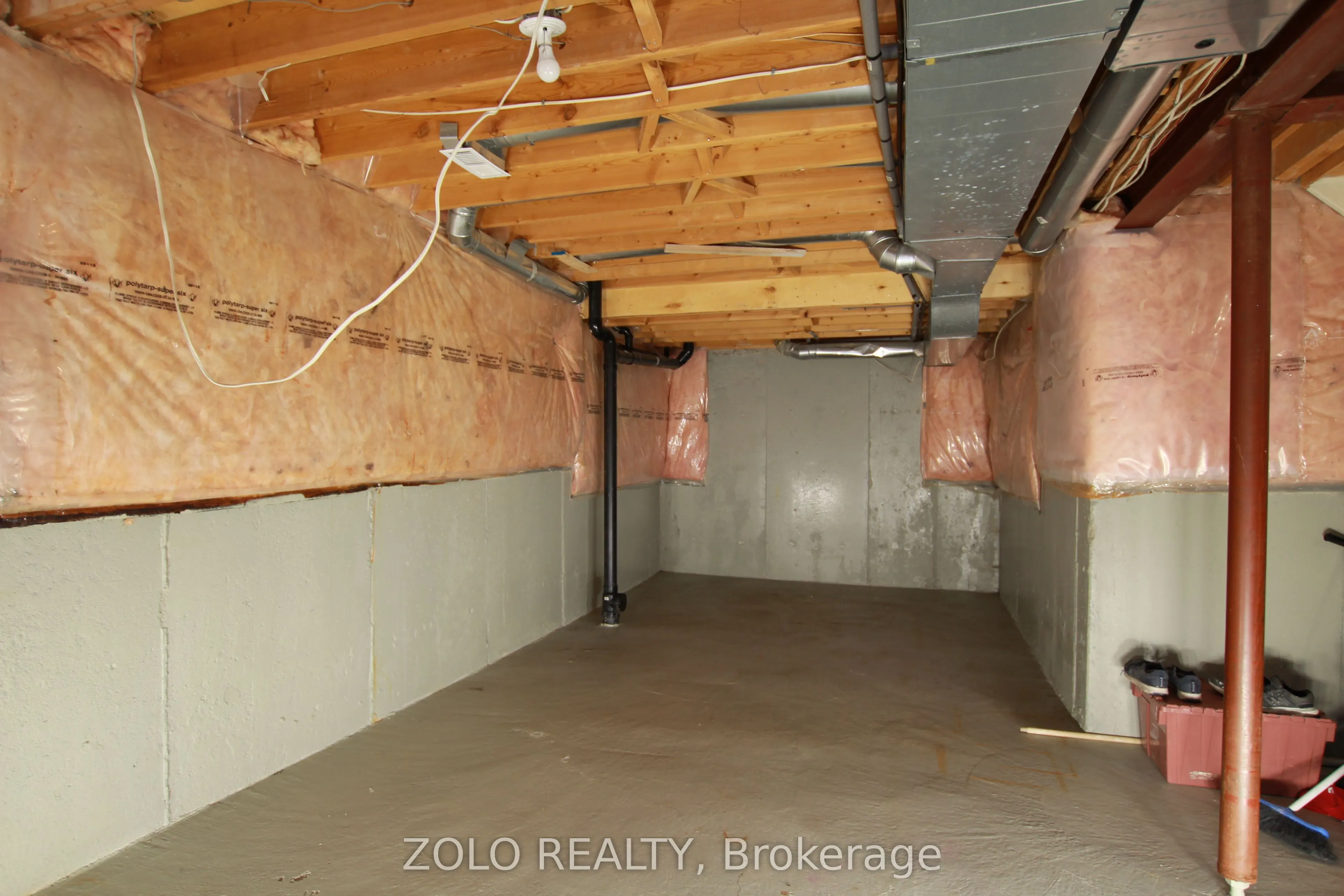 226 Equator Crescent N