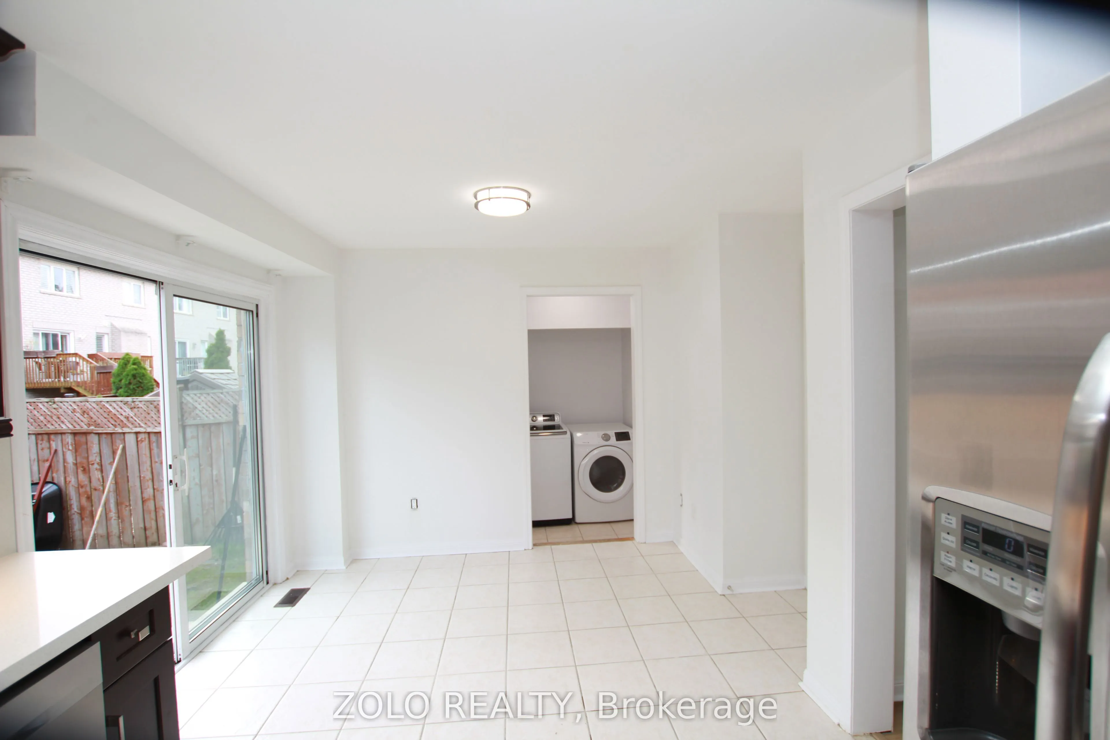 226 Equator Crescent N