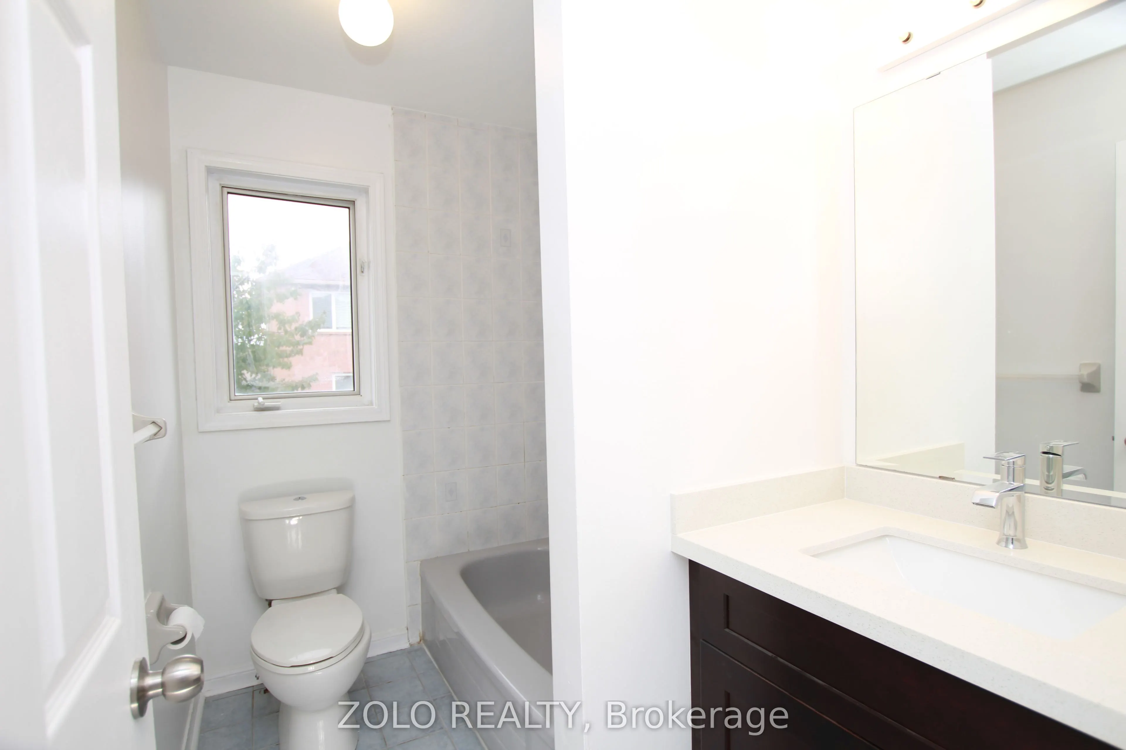 226 Equator Crescent N