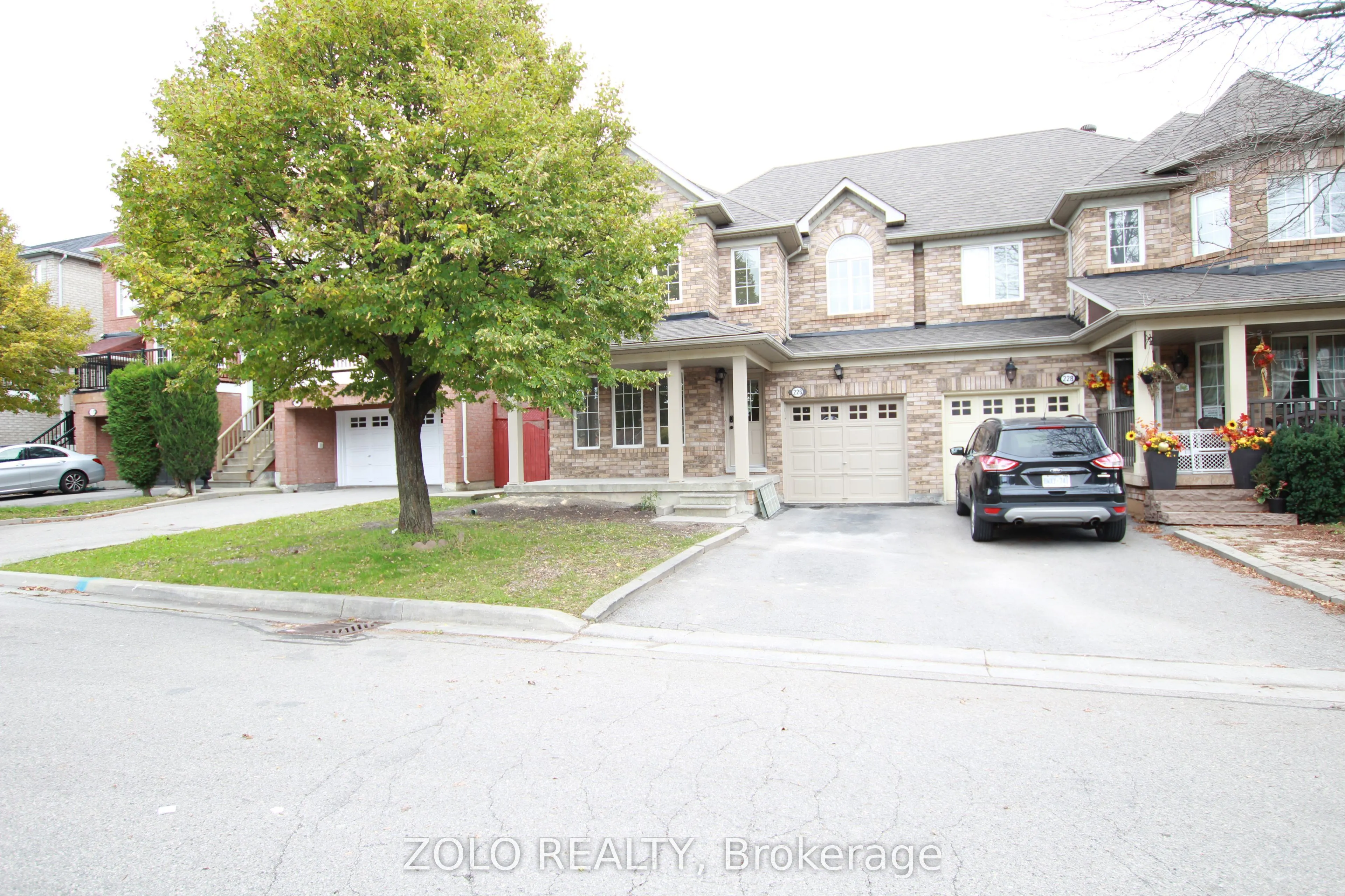 226 Equator Crescent N