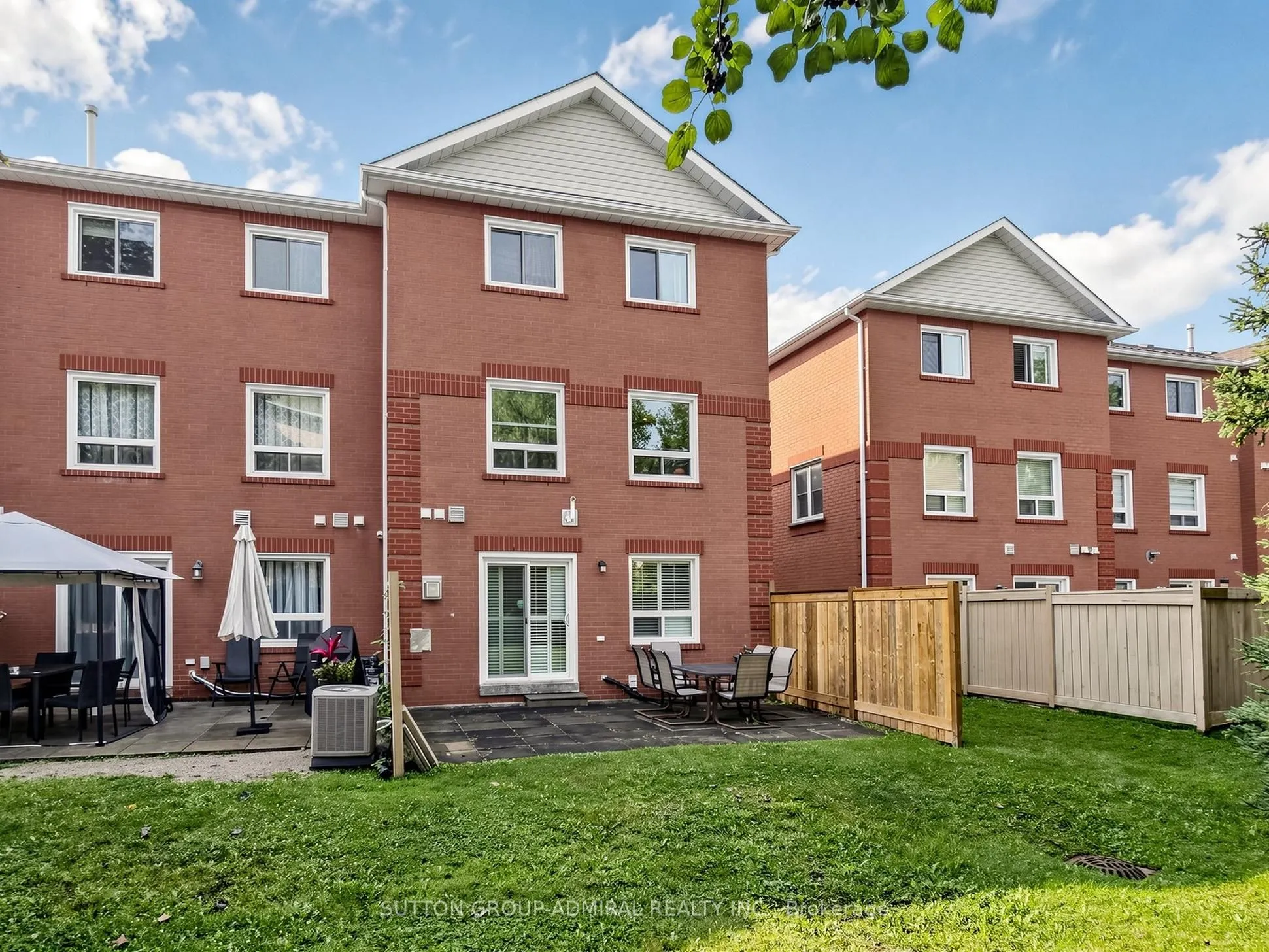 105 Leah Crescent #105