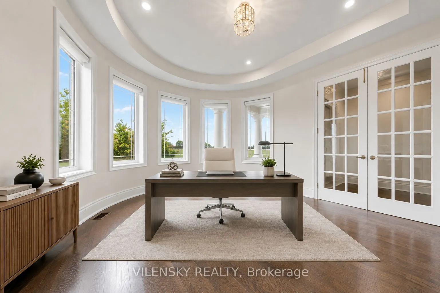 95 Chesney Crescent