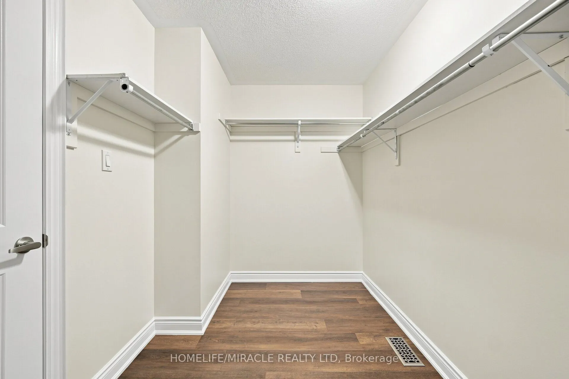 14 Zenith Avenue
