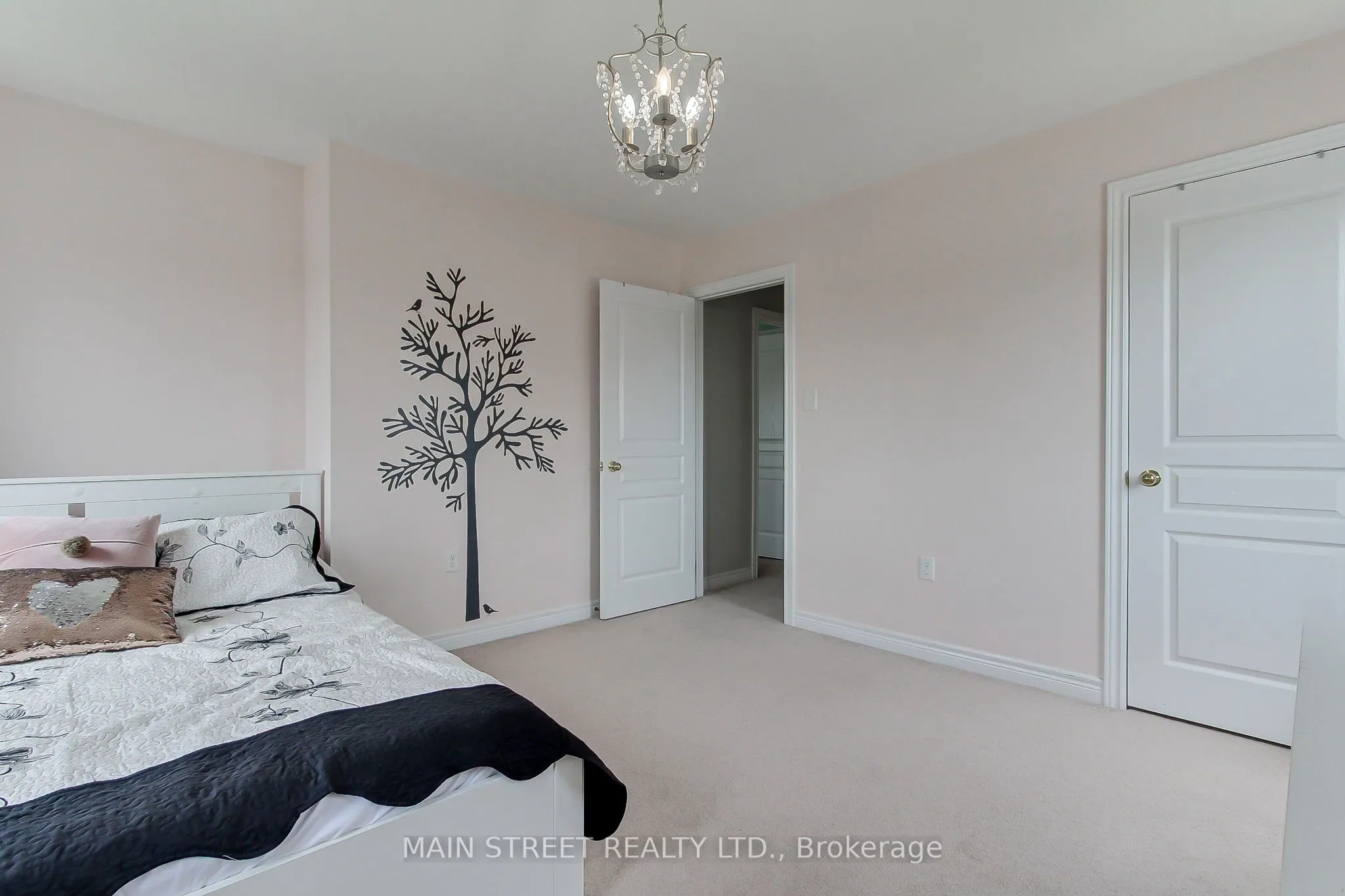 34 Grey Wing Avenue