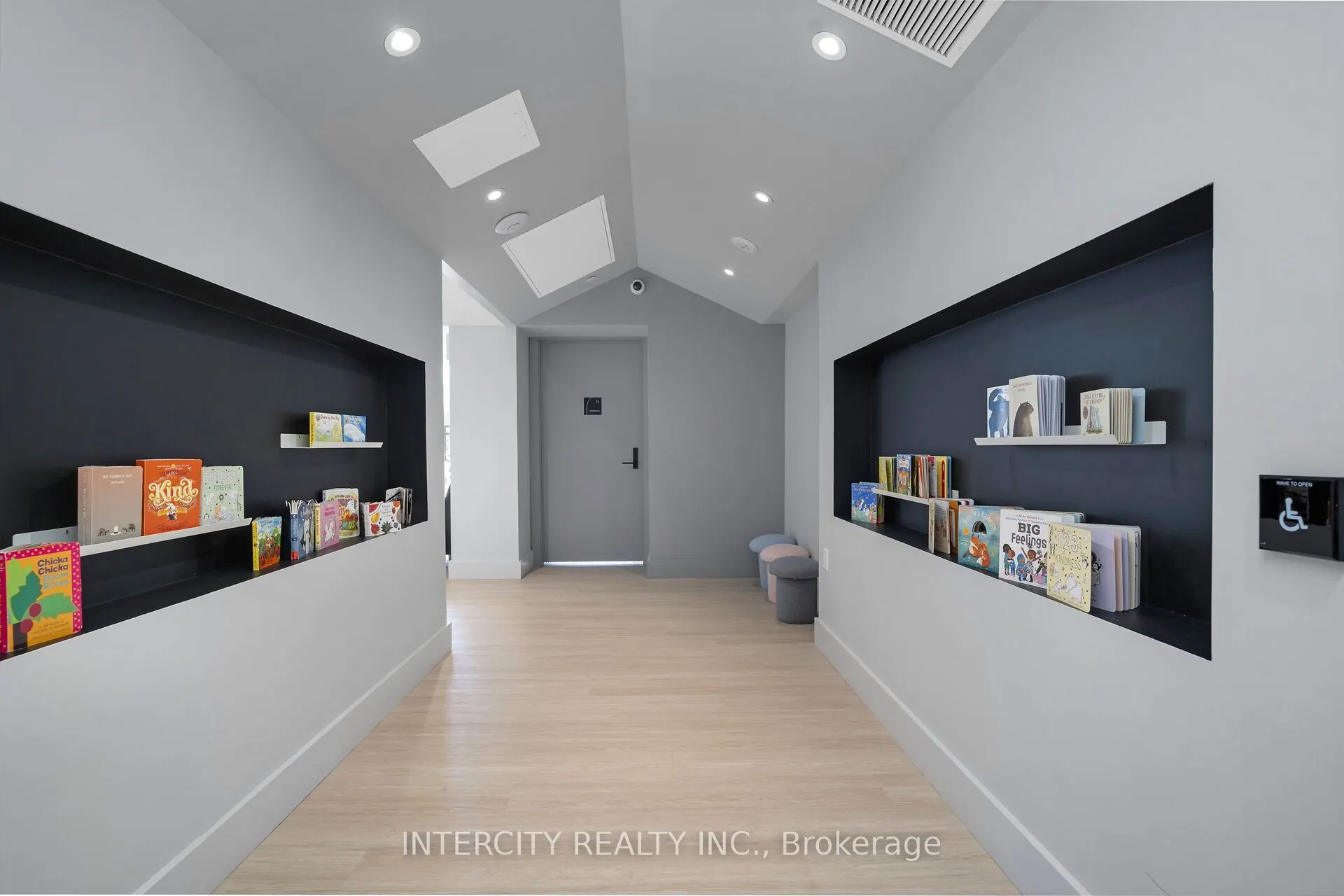 2075 King Road #538
