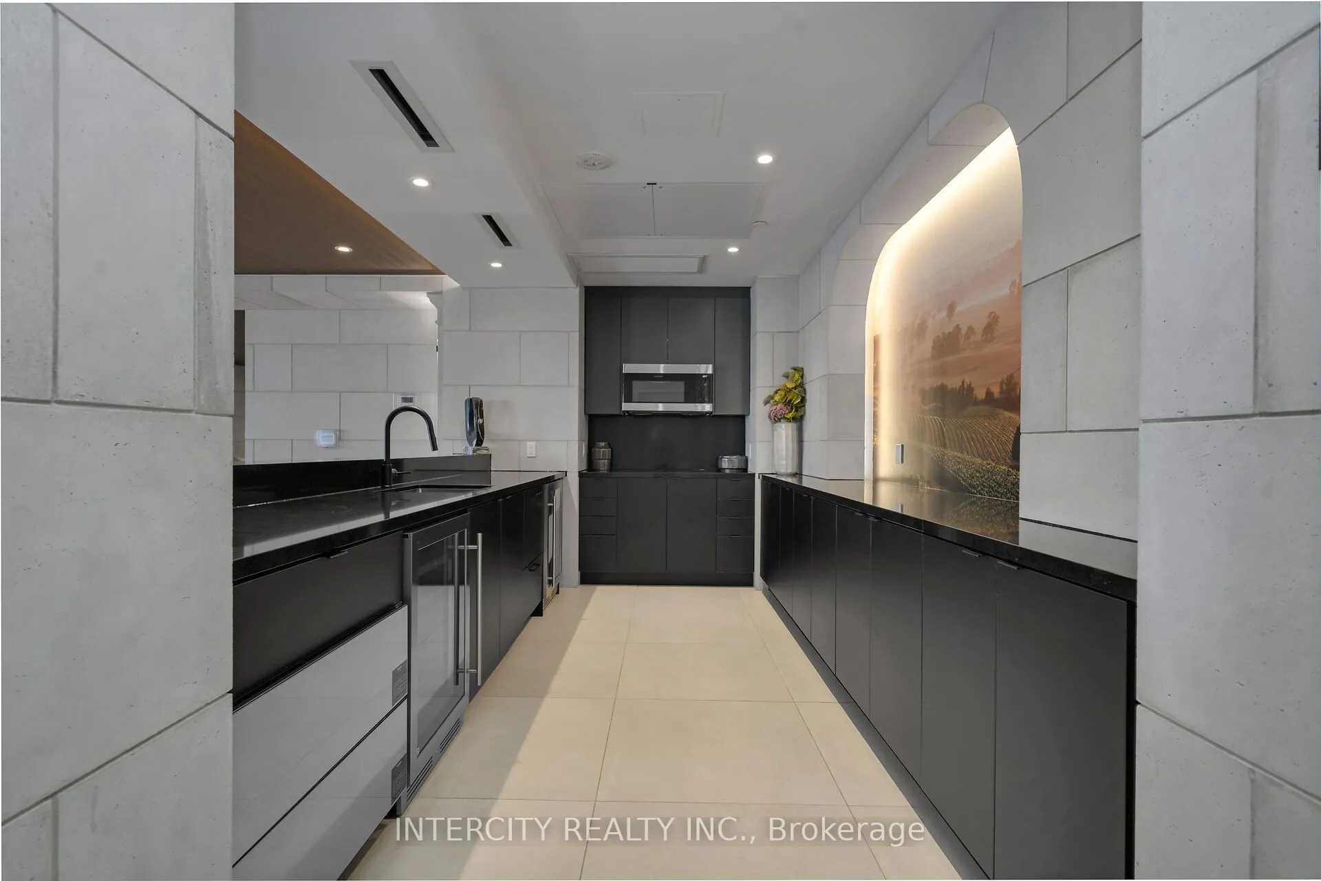 2075 King Road #606