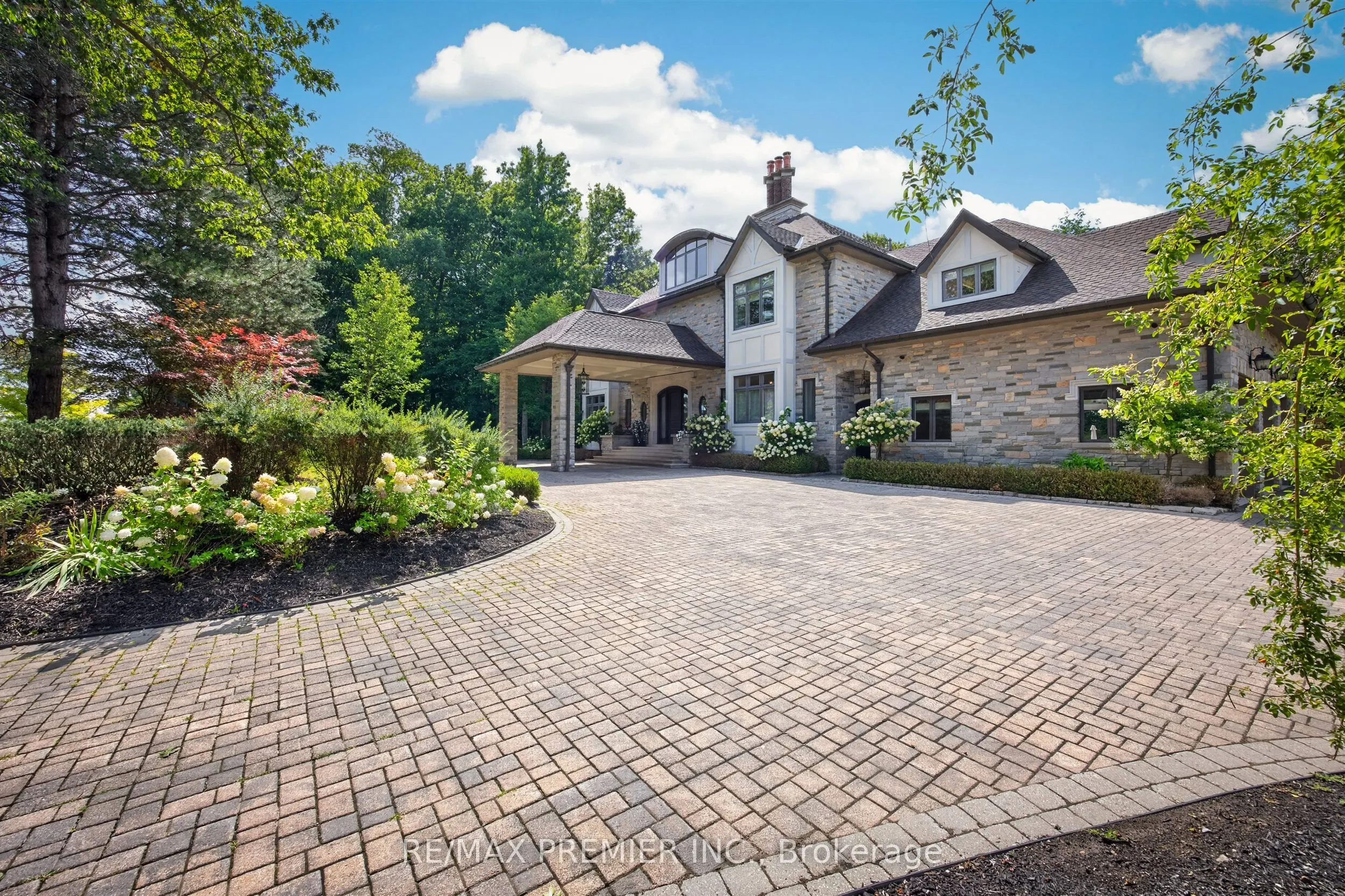 40 Golf Avenue