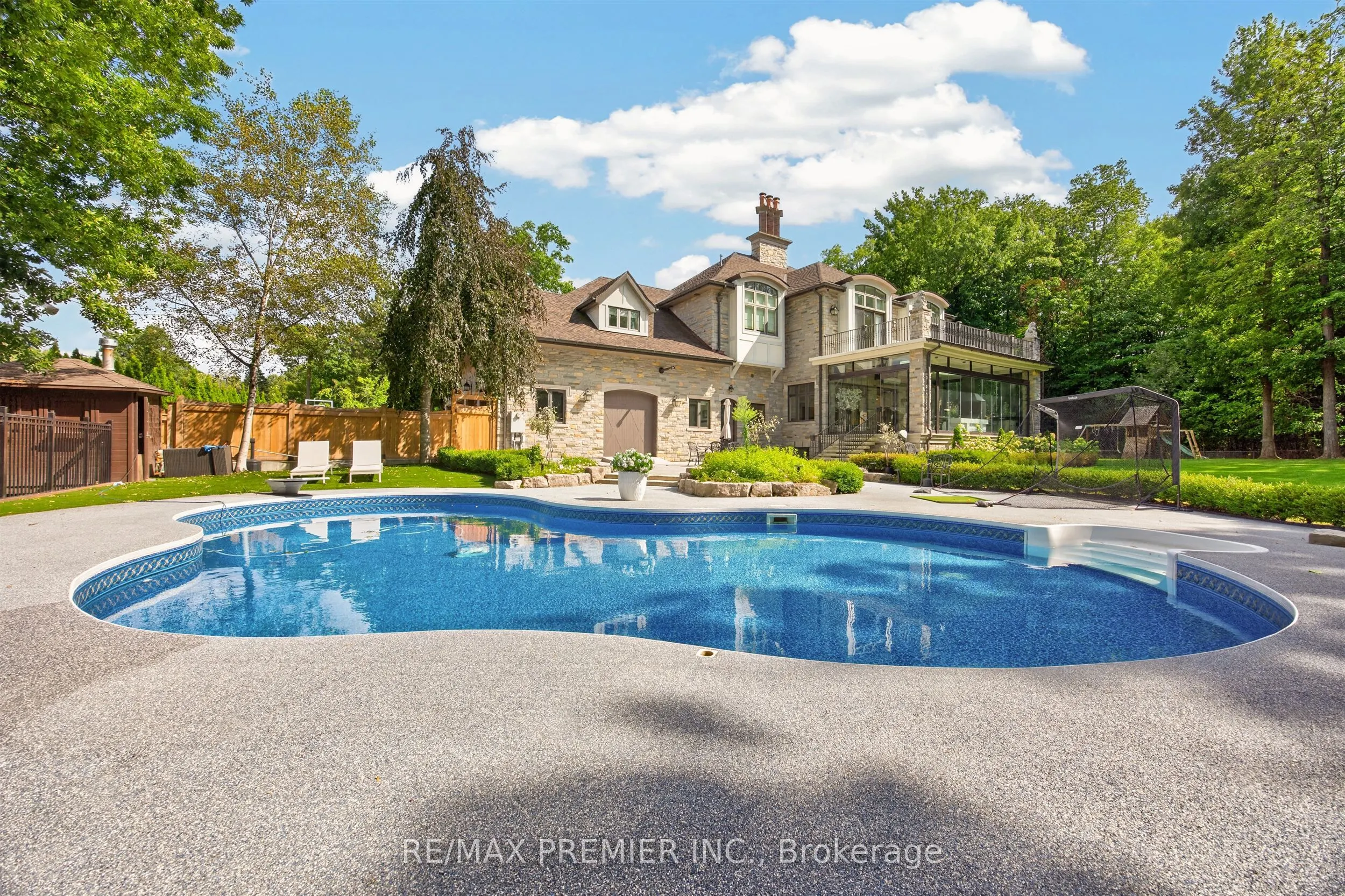 40 Golf Avenue
