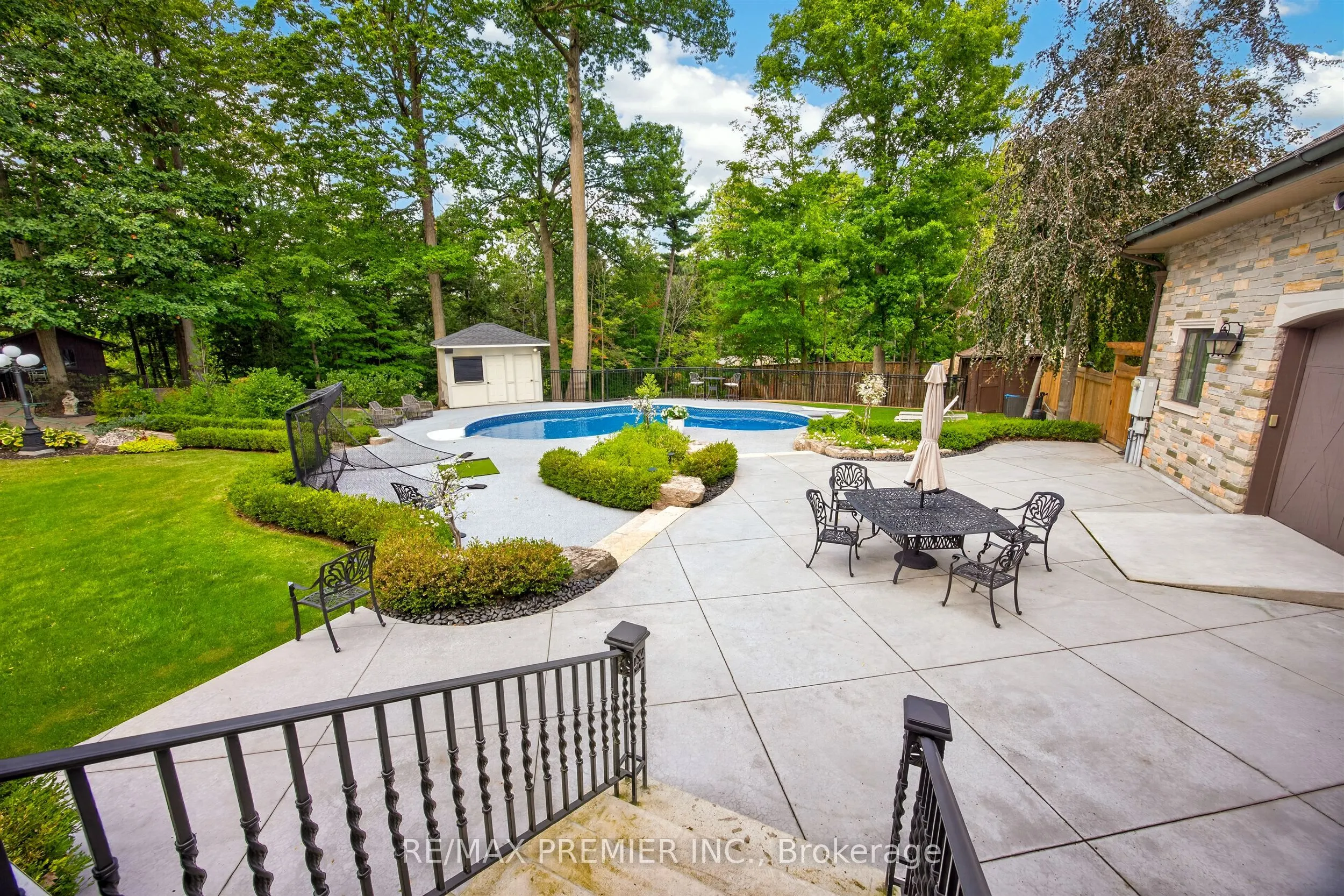 40 Golf Avenue