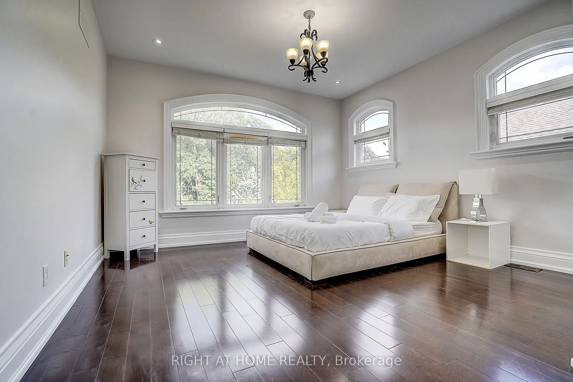 16 Fairview Avenue