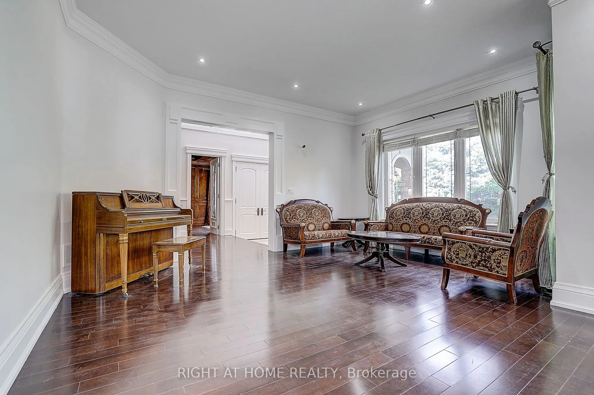 16 Fairview Avenue