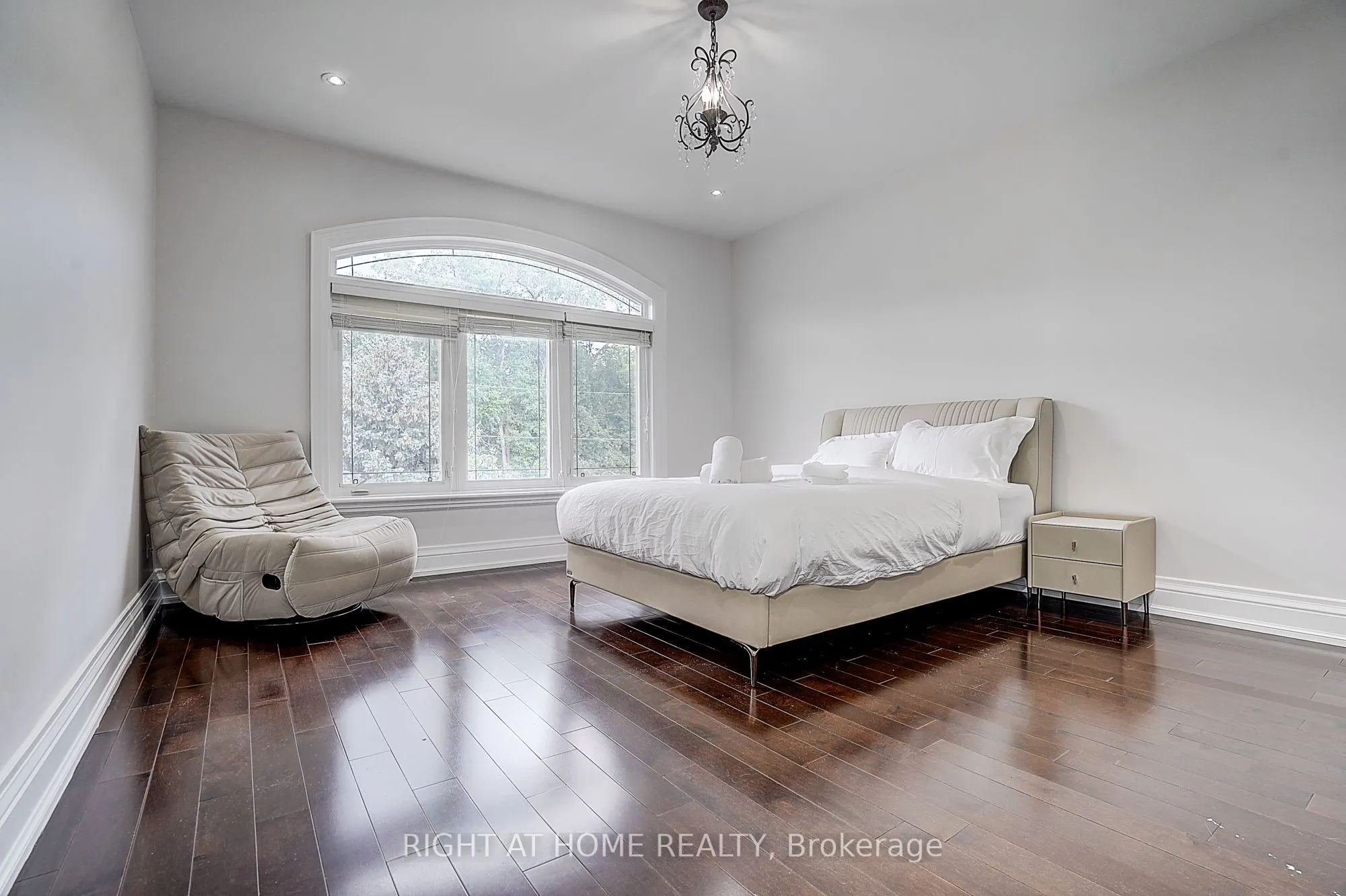 16 Fairview Avenue