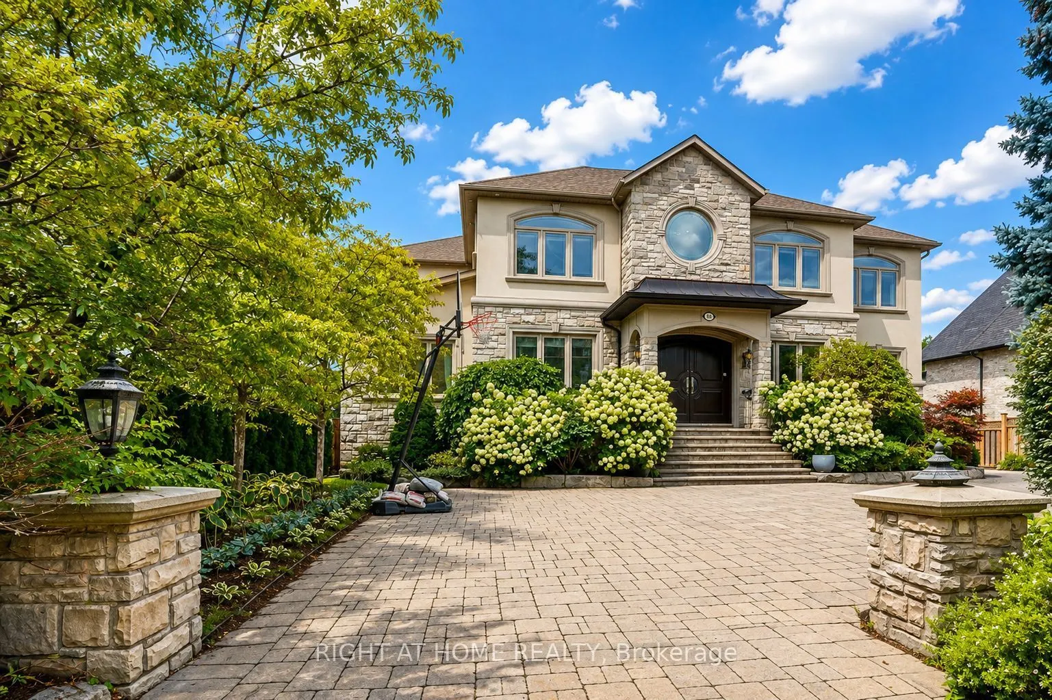 16 Fairview Avenue