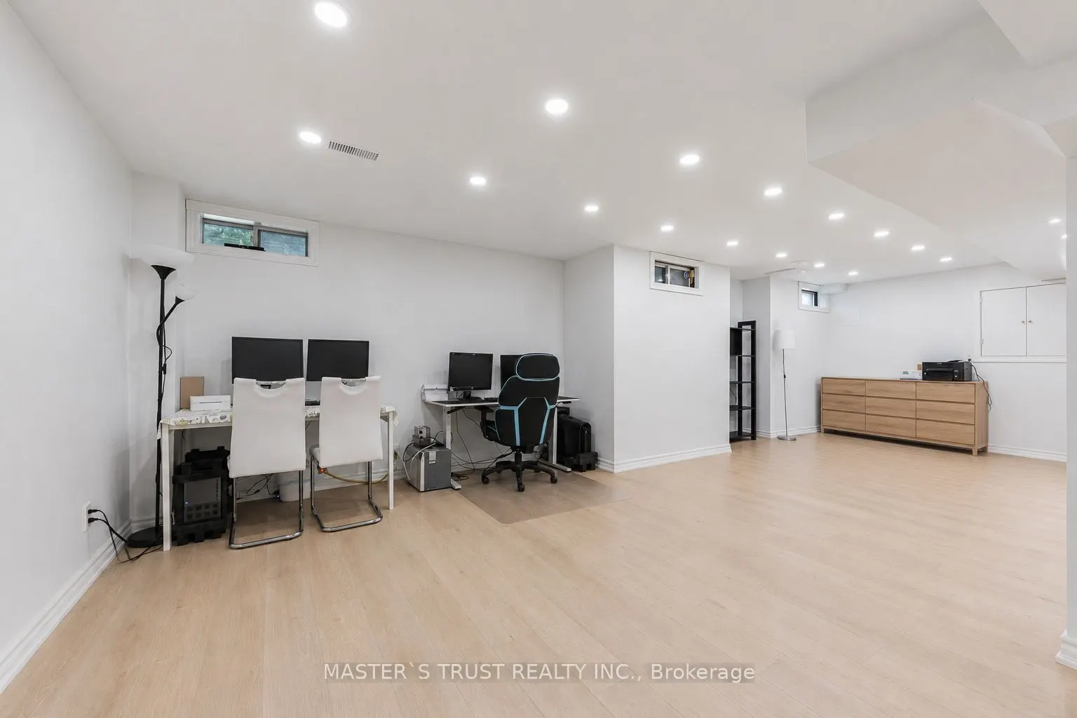 8572 Martin Grove Road