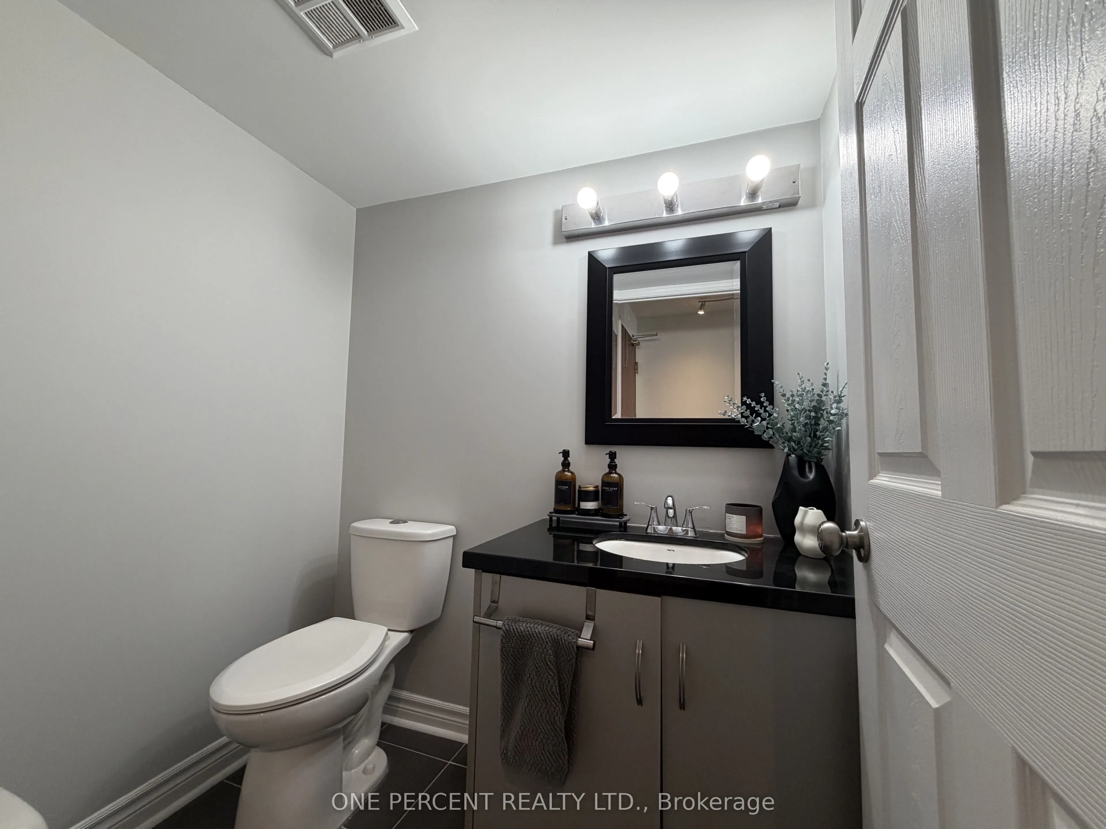 3 Ellesmere Street #607