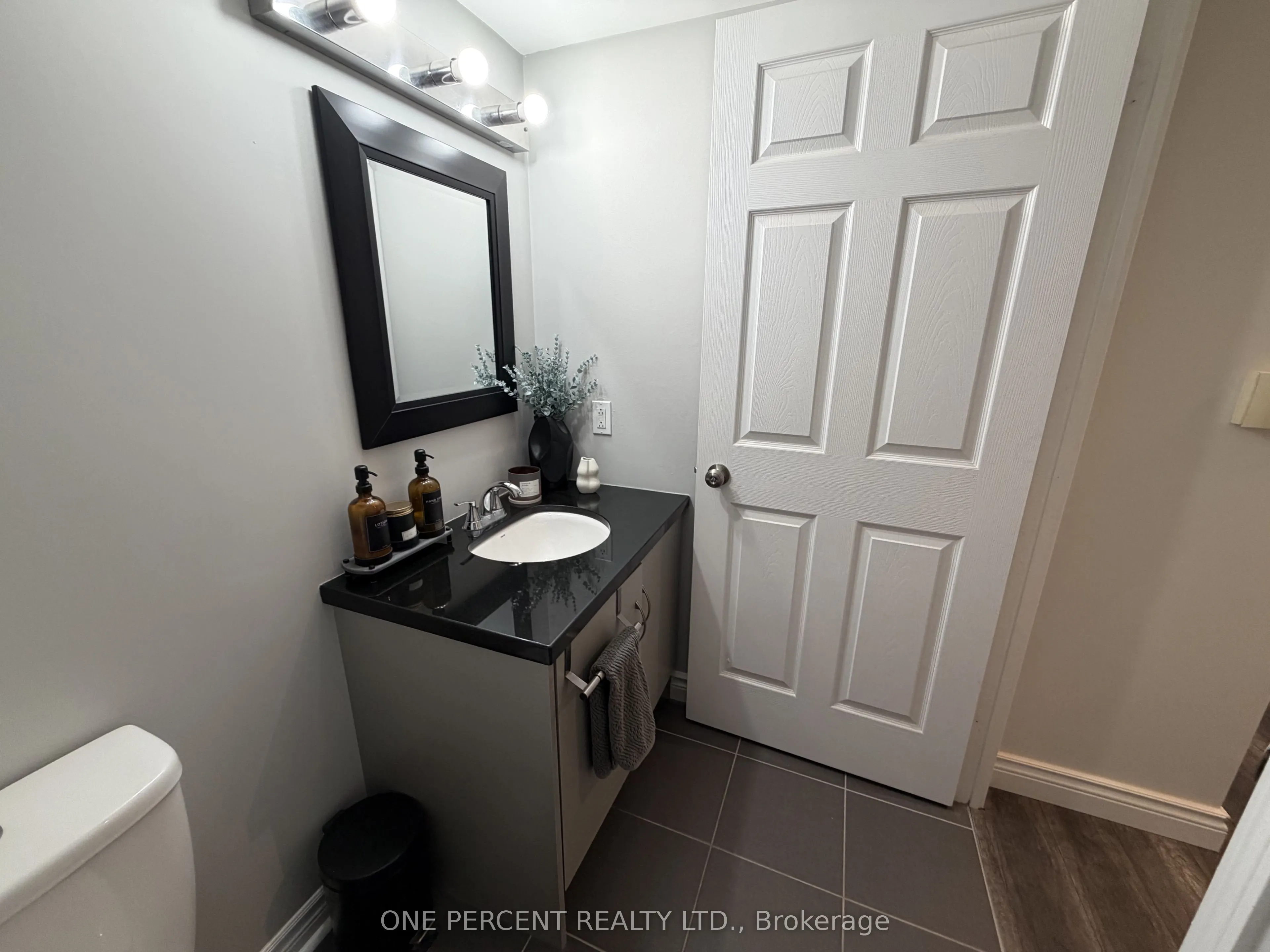3 Ellesmere Street #607