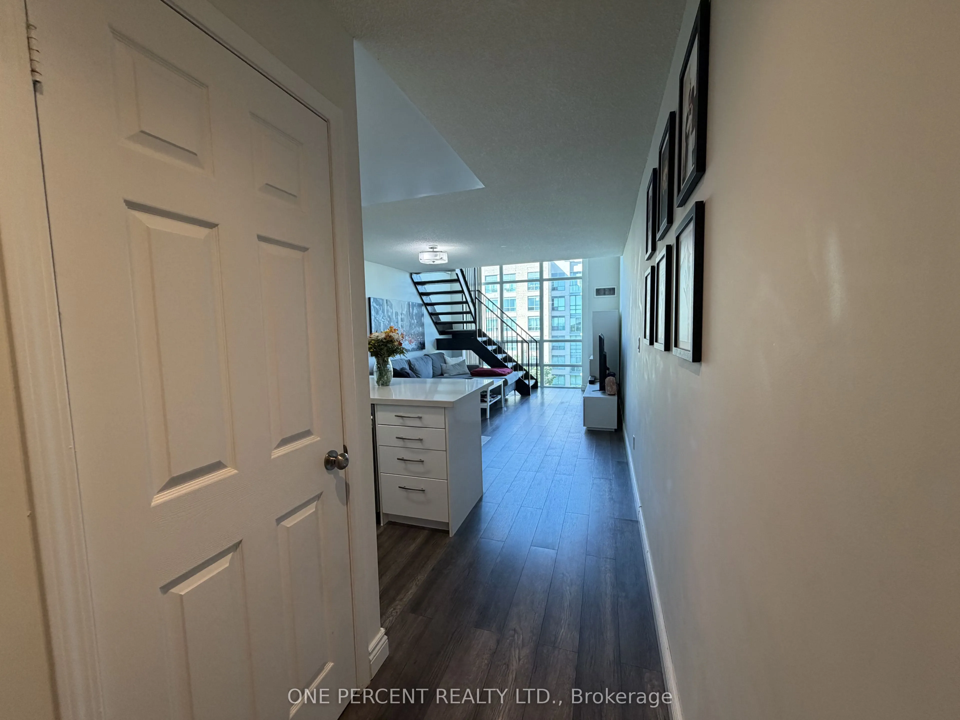 3 Ellesmere Street #607