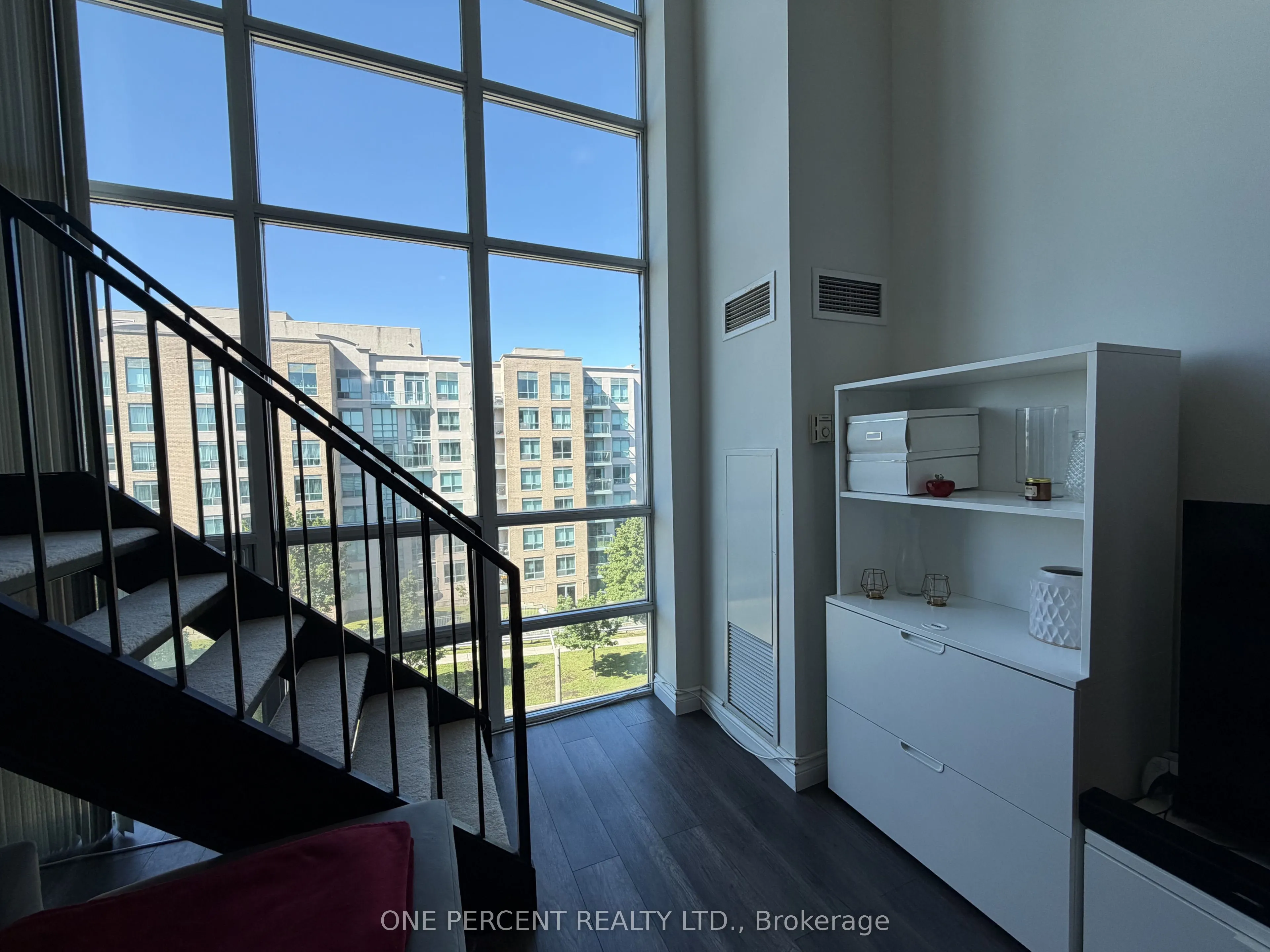 3 Ellesmere Street #607