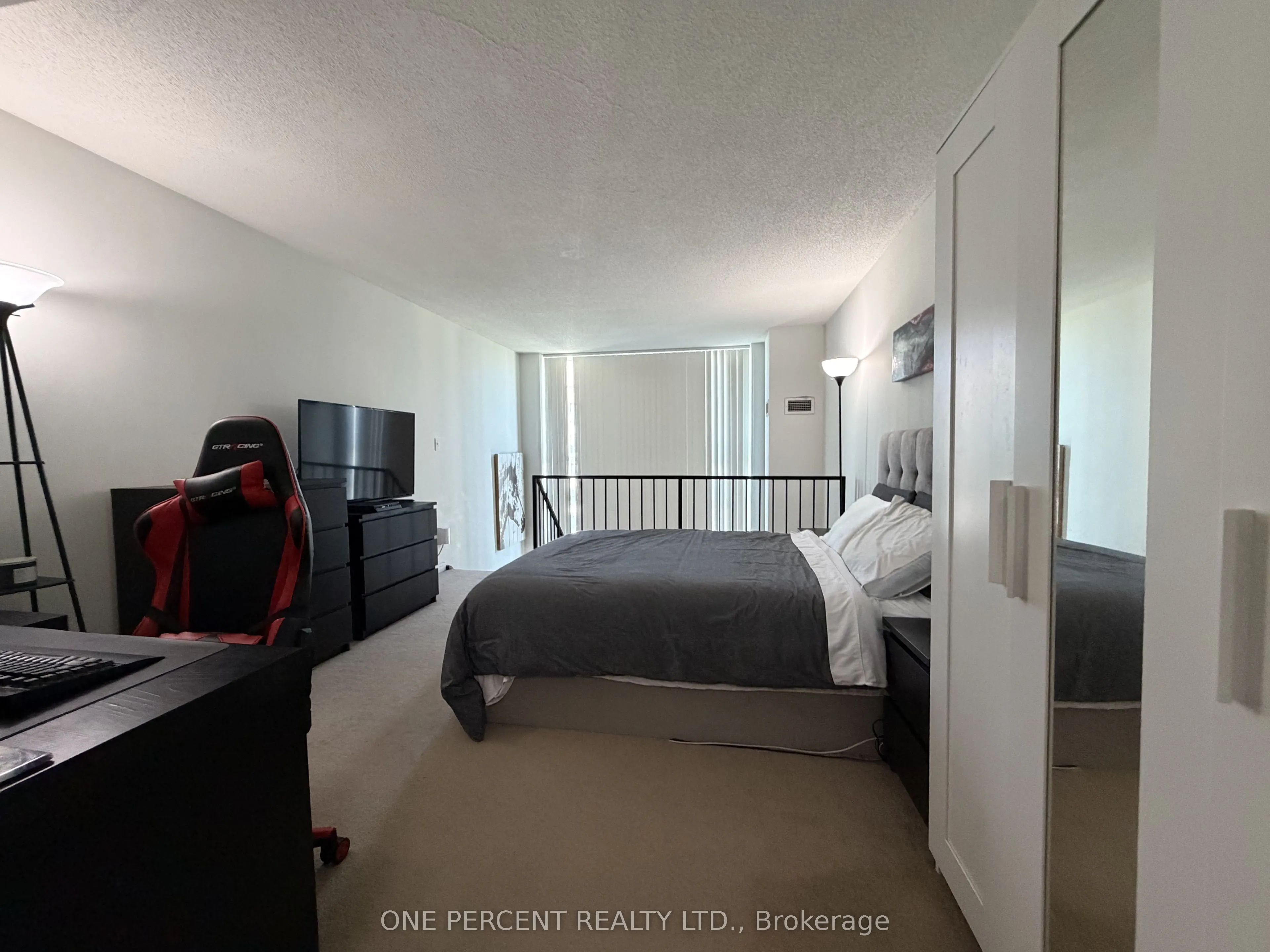 3 Ellesmere Street #607