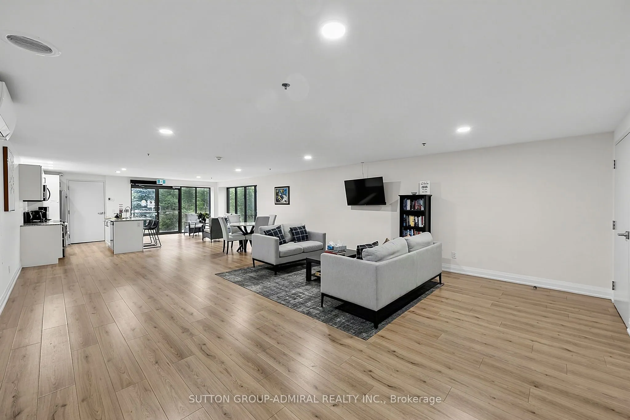 64 Queen Street S #G3