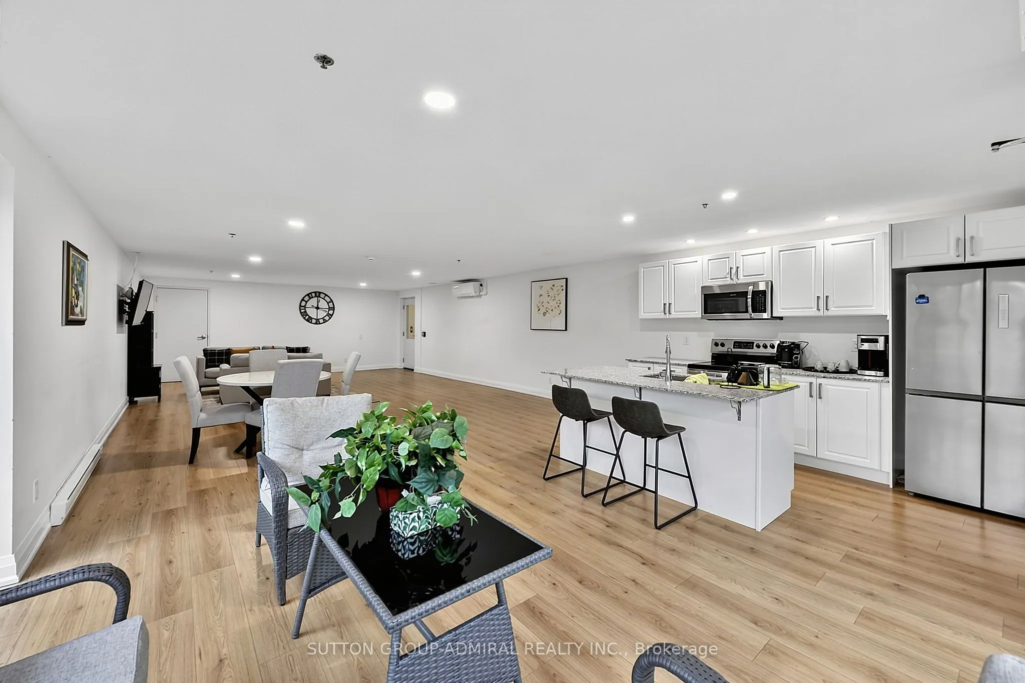 64 Queen Street S #G3