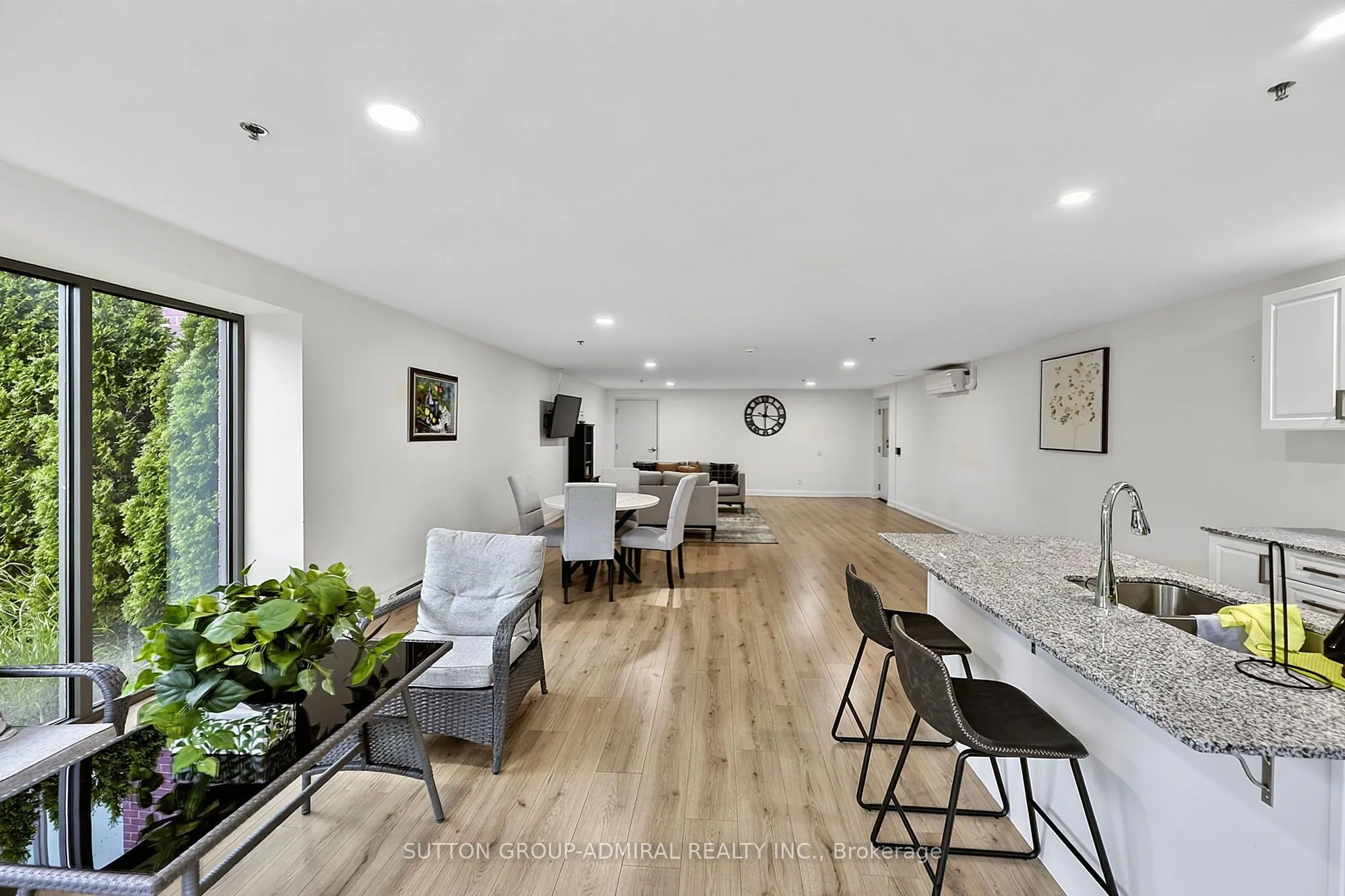 64 Queen Street S #G3