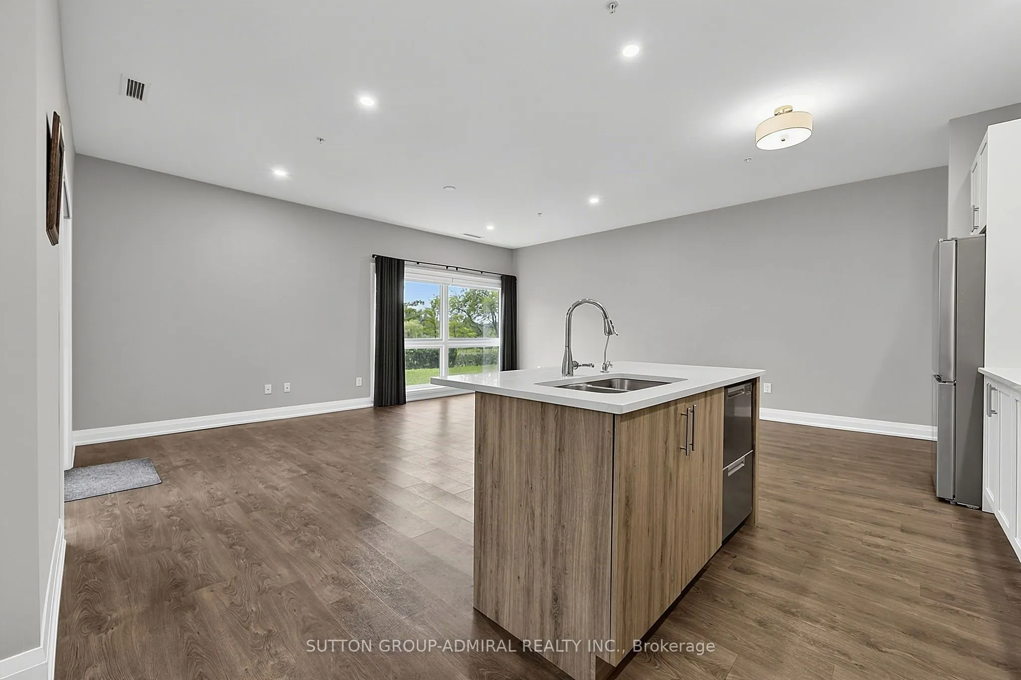 64 Queen Street S #G3