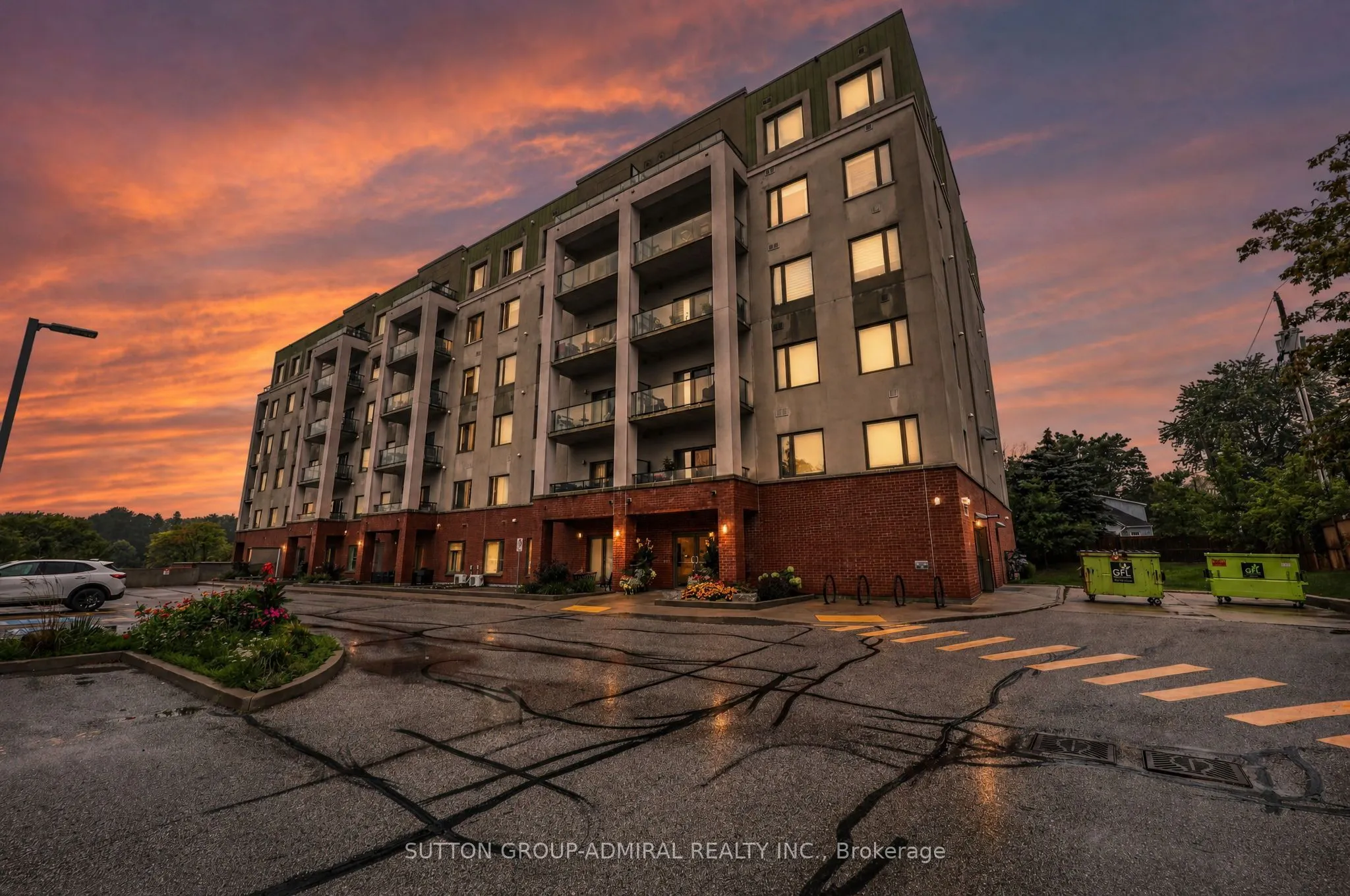 64 Queen Street S #G3