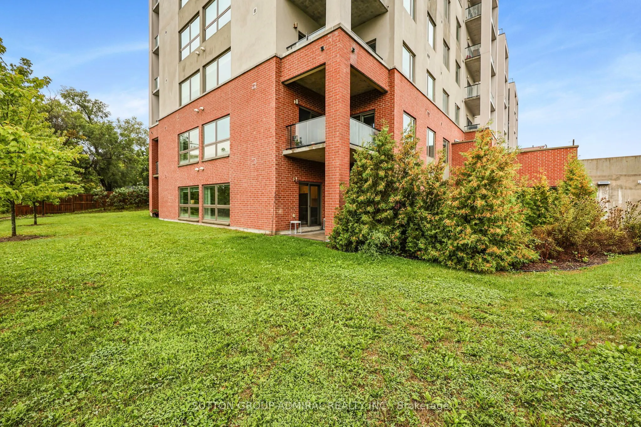64 Queen Street S #G3