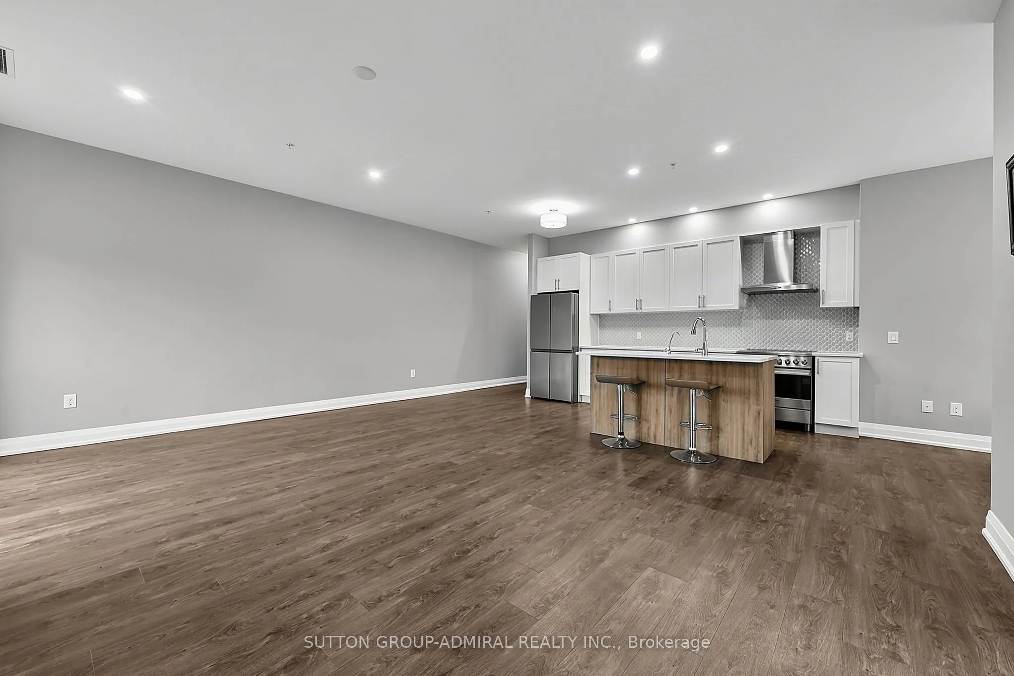 64 Queen Street S #G3