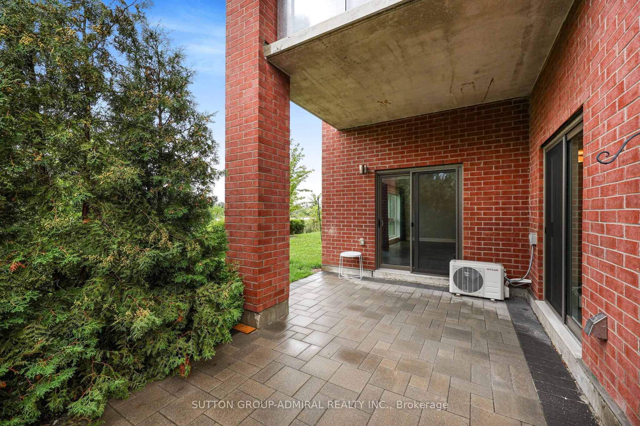 64 Queen Street S #G3