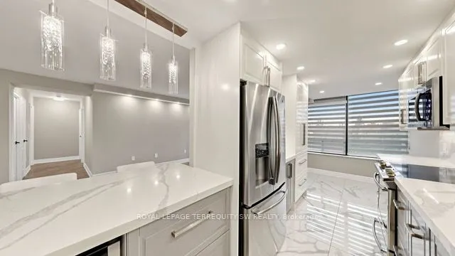 7440 Bathurst Street #512