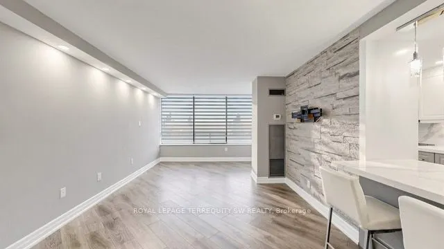 7440 Bathurst Street #512