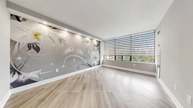 7440 Bathurst Street #512