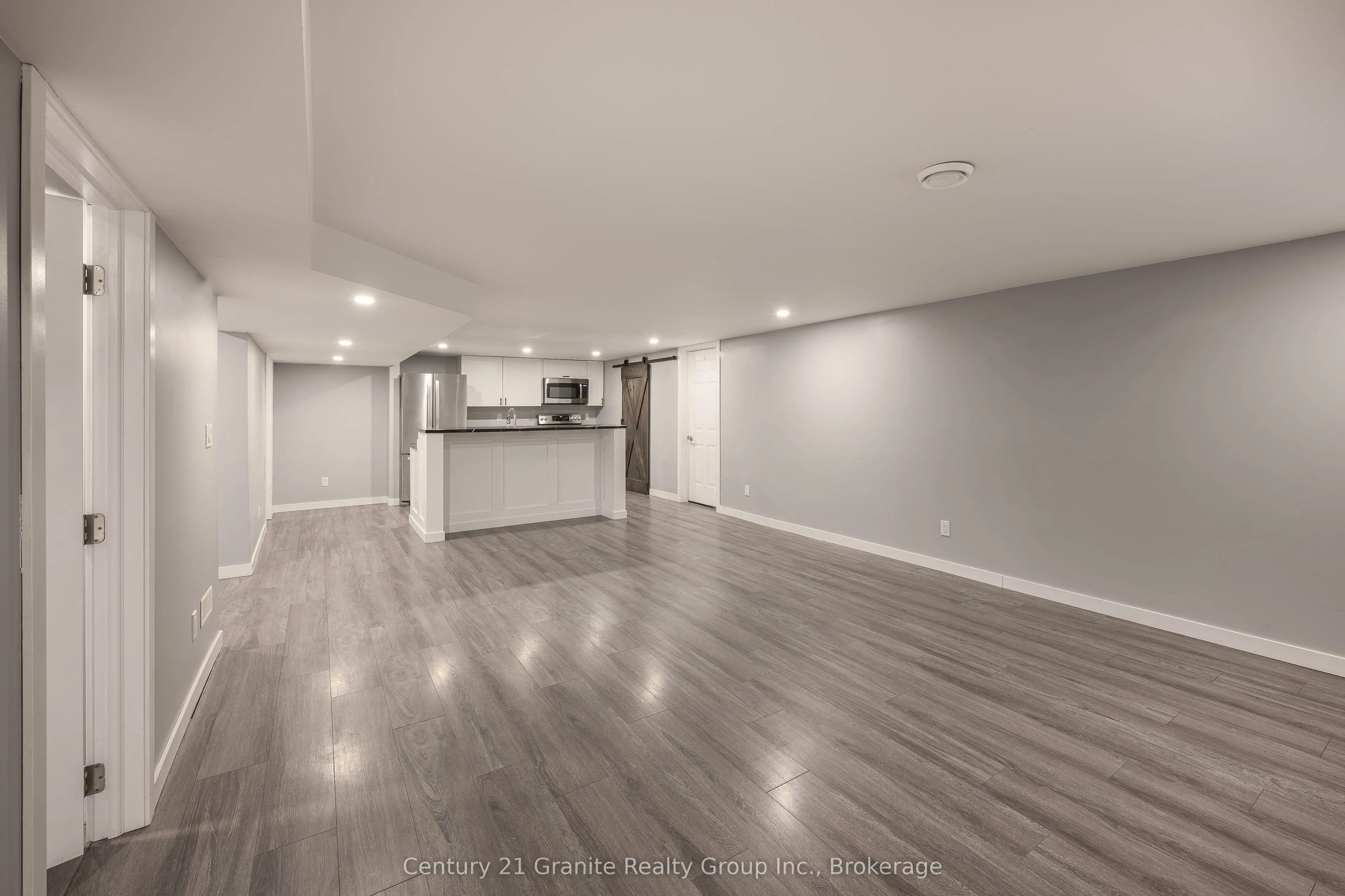 55 Wellington Street E