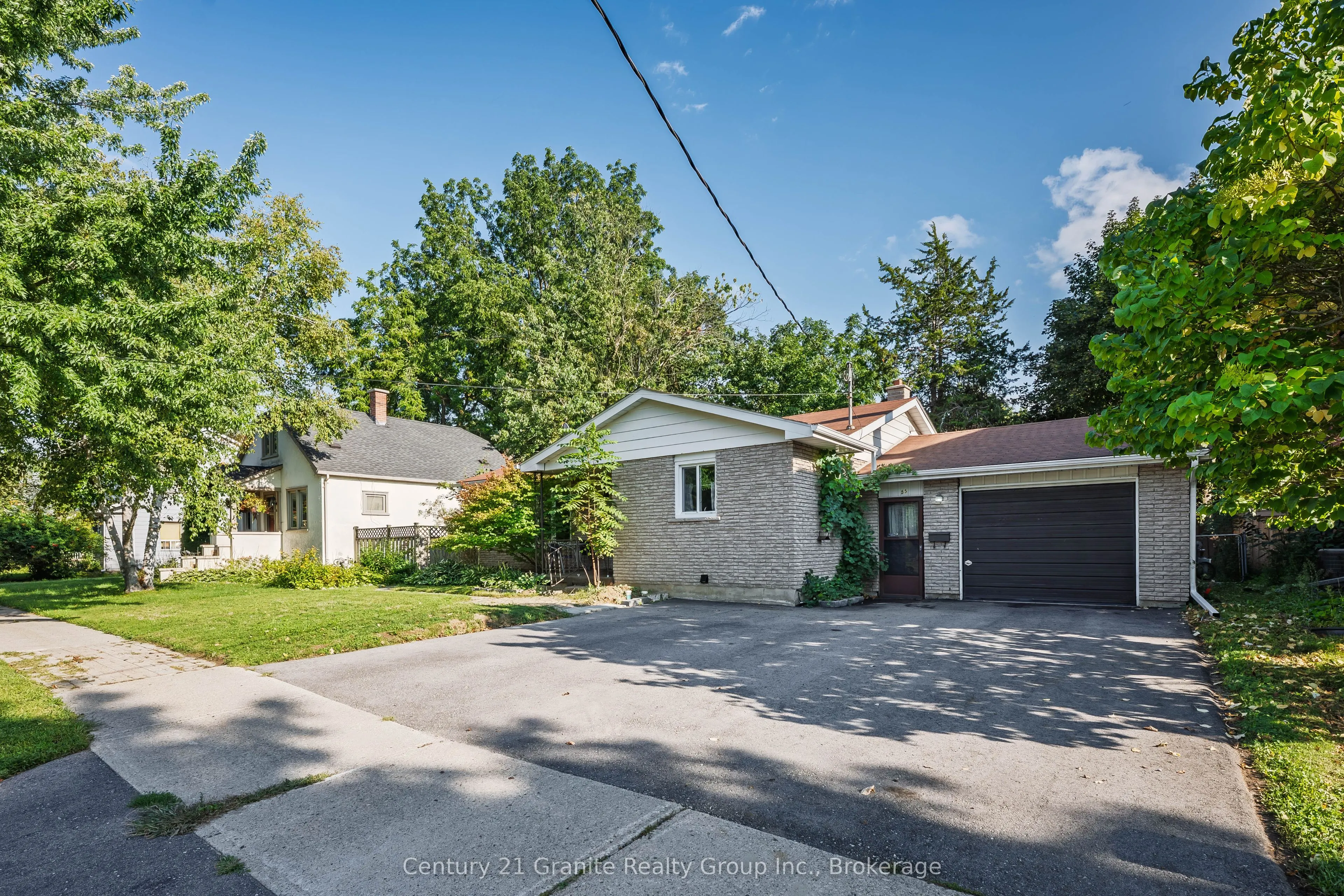 55 Wellington Street E