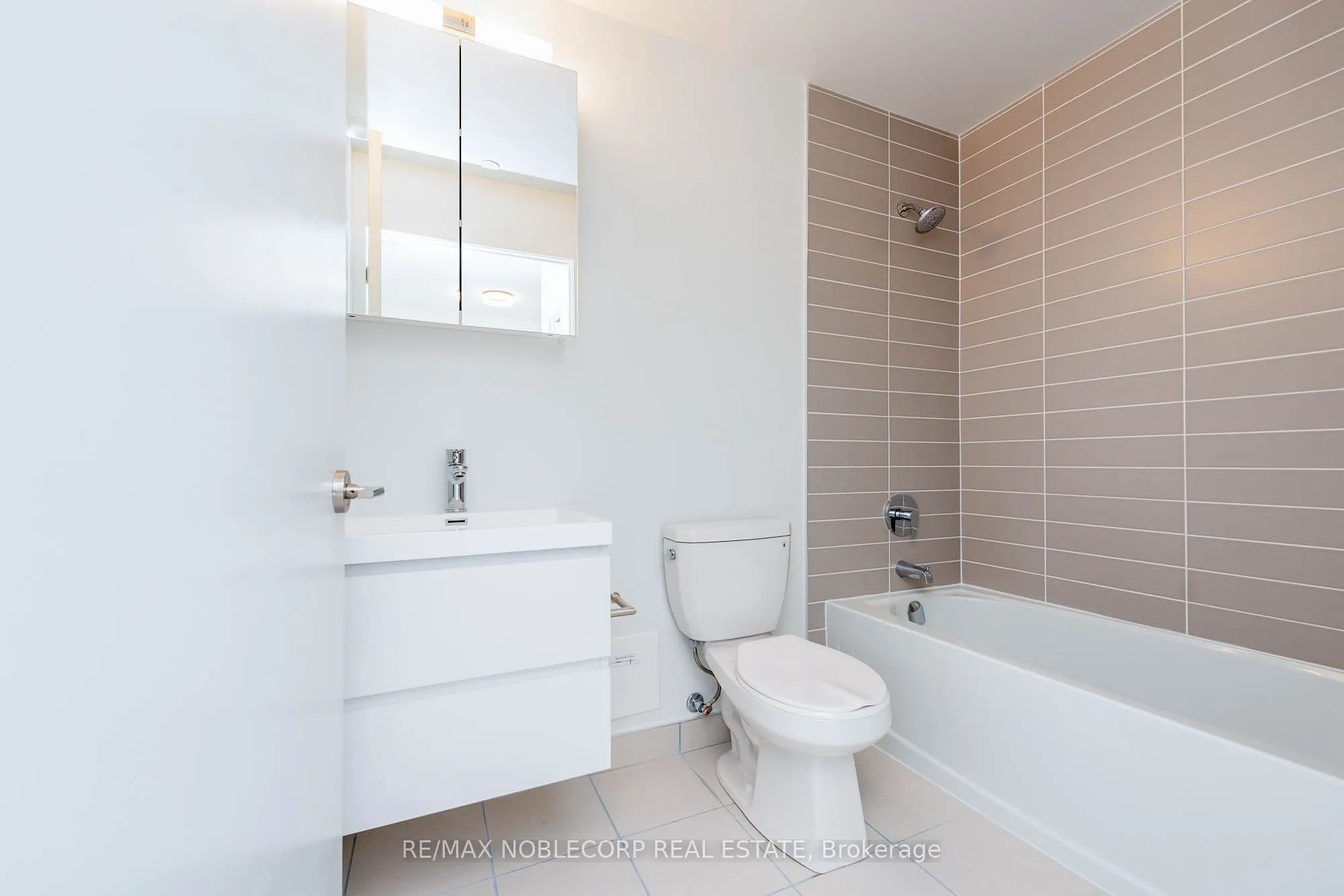 292 Verdale Crossing #812