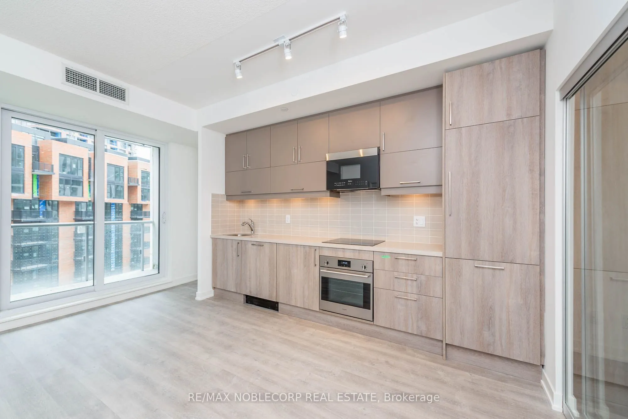292 Verdale Crossing #812