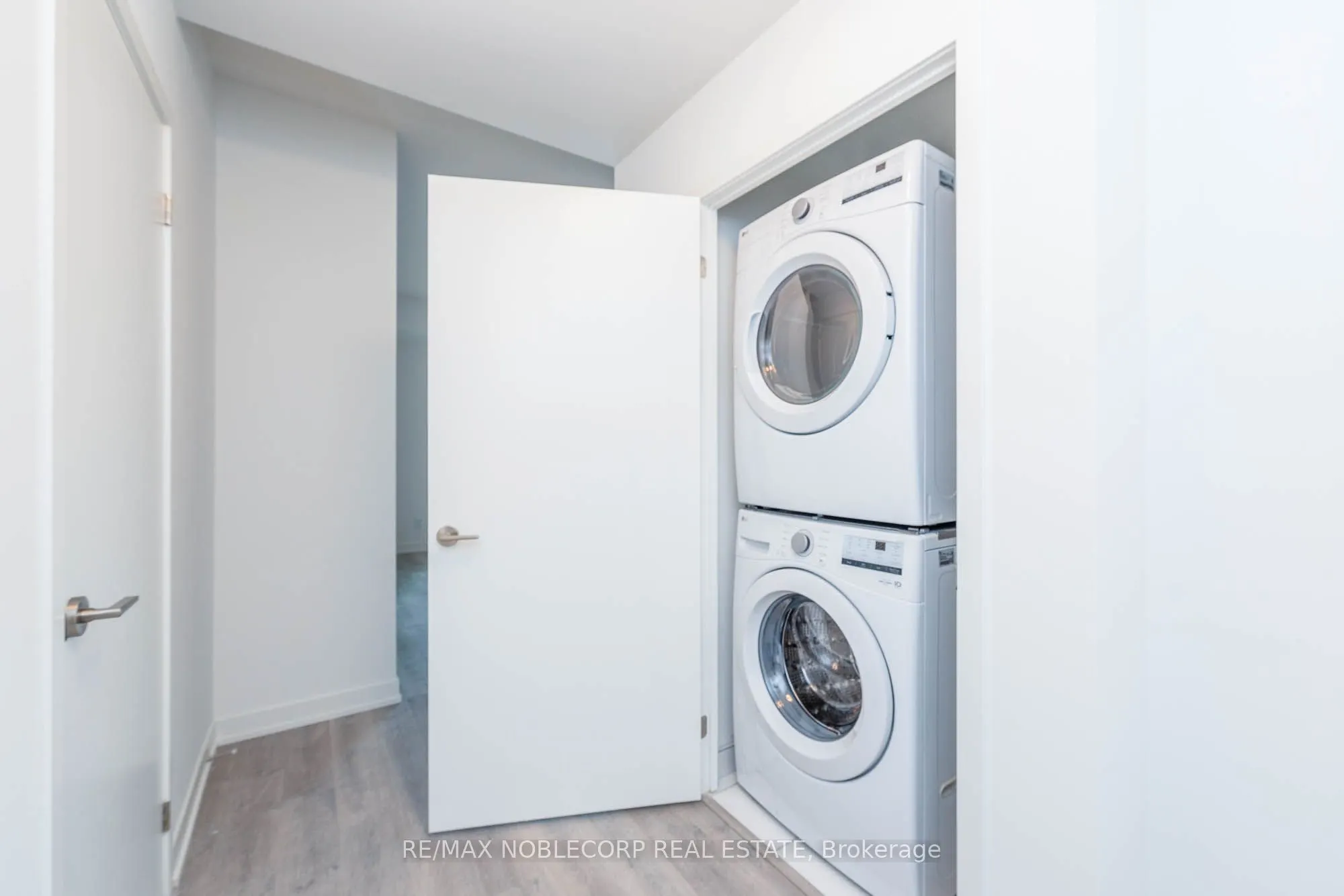 292 Verdale Crossing #812