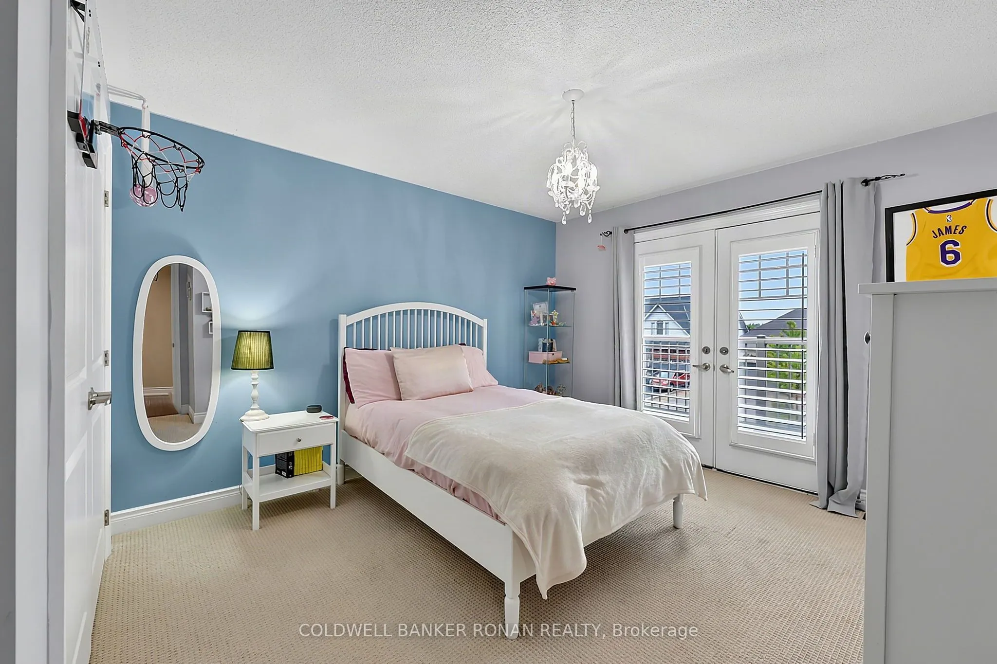 190 Strachan Trail