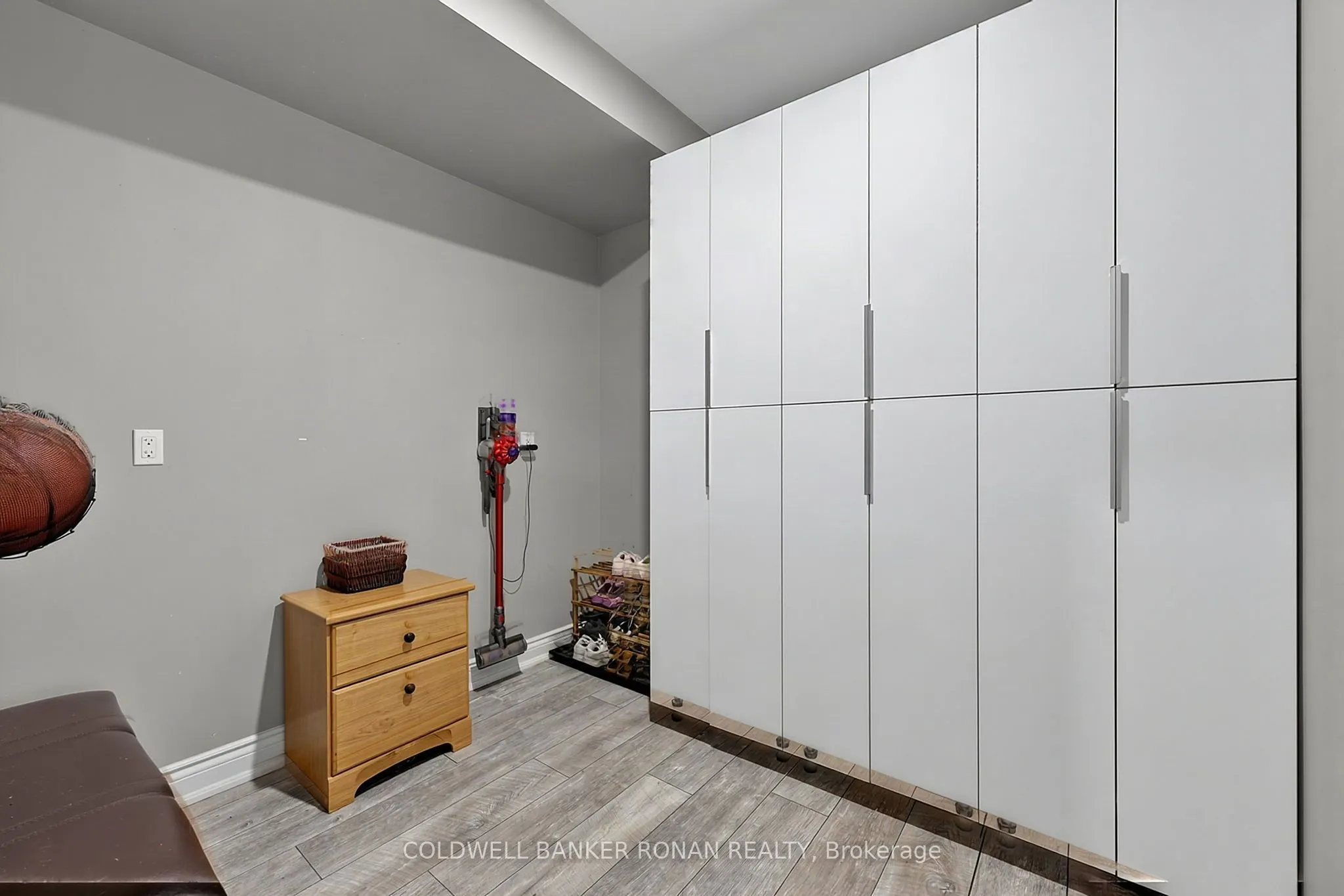 190 Strachan Trail