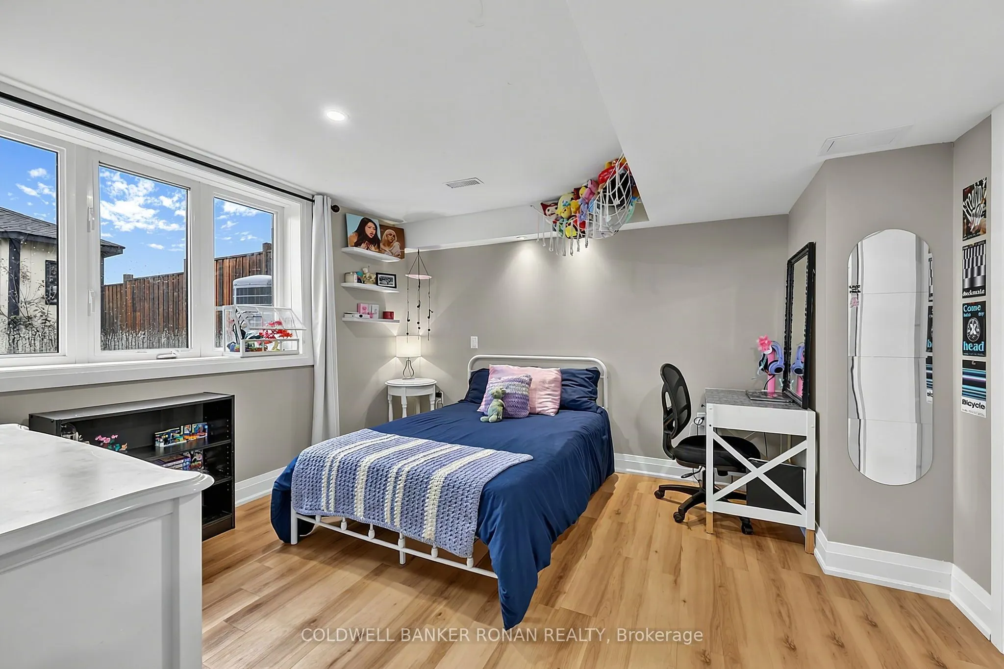 190 Strachan Trail