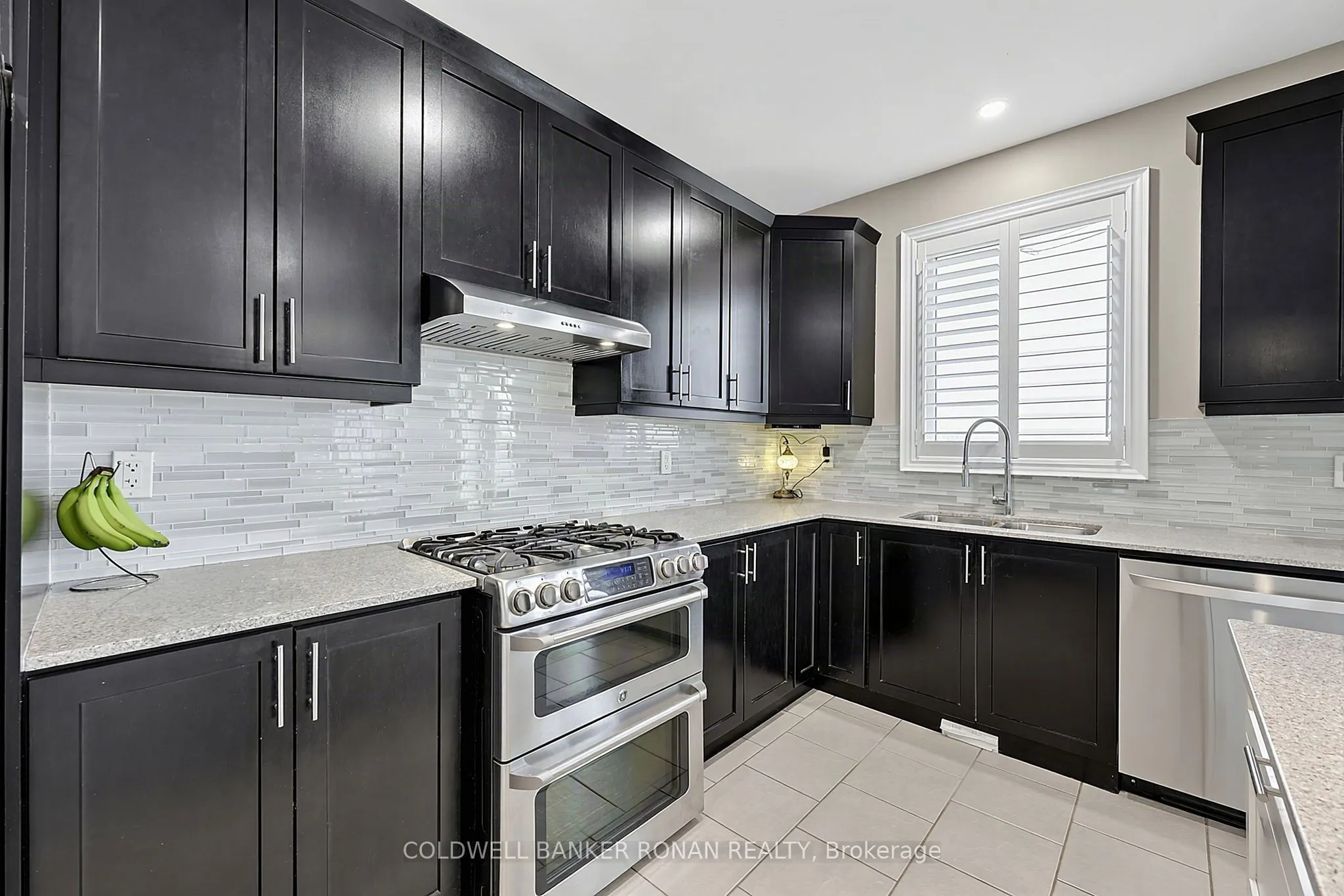 190 Strachan Trail