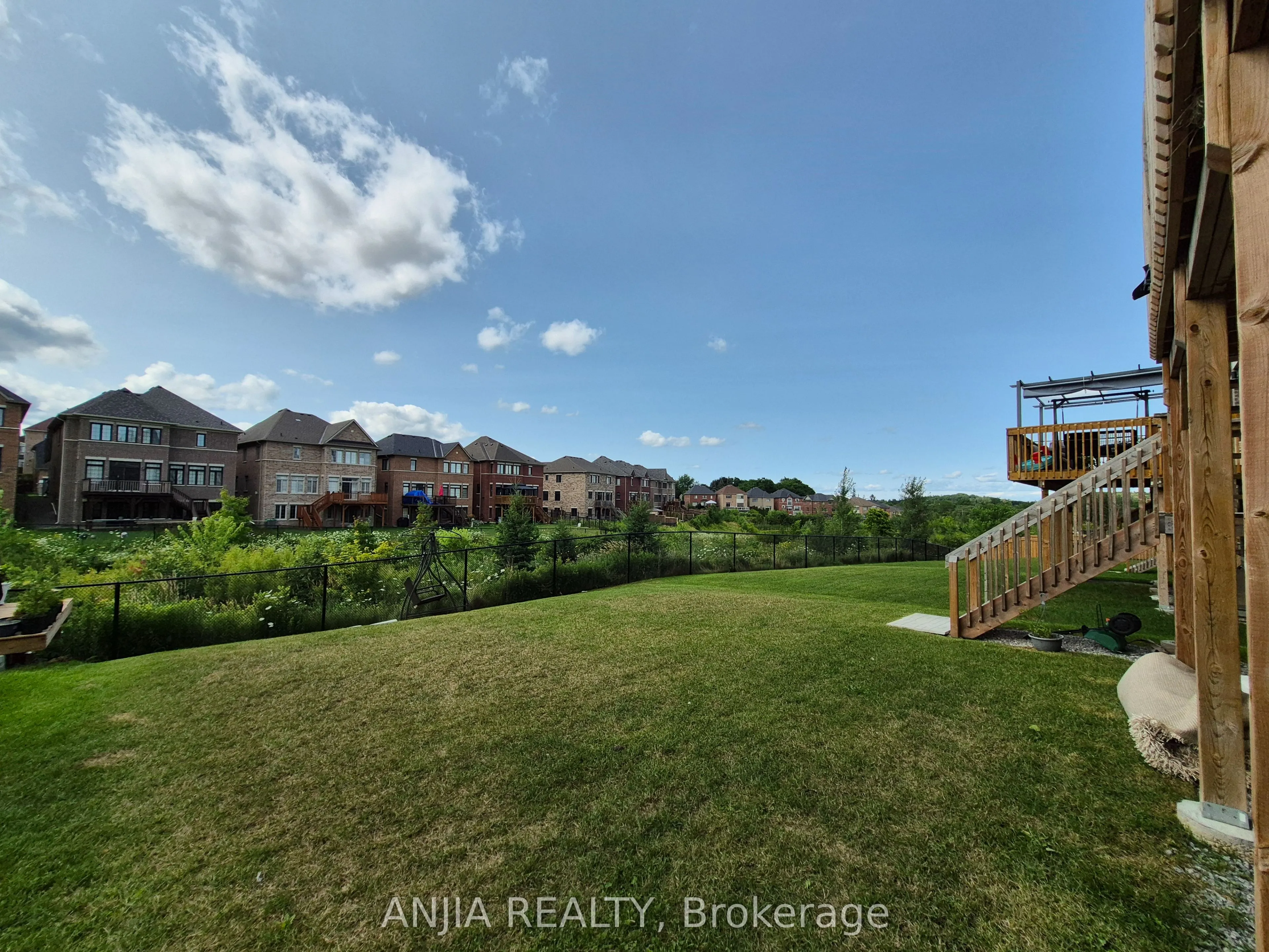 50 Meadow Vista Crescent
