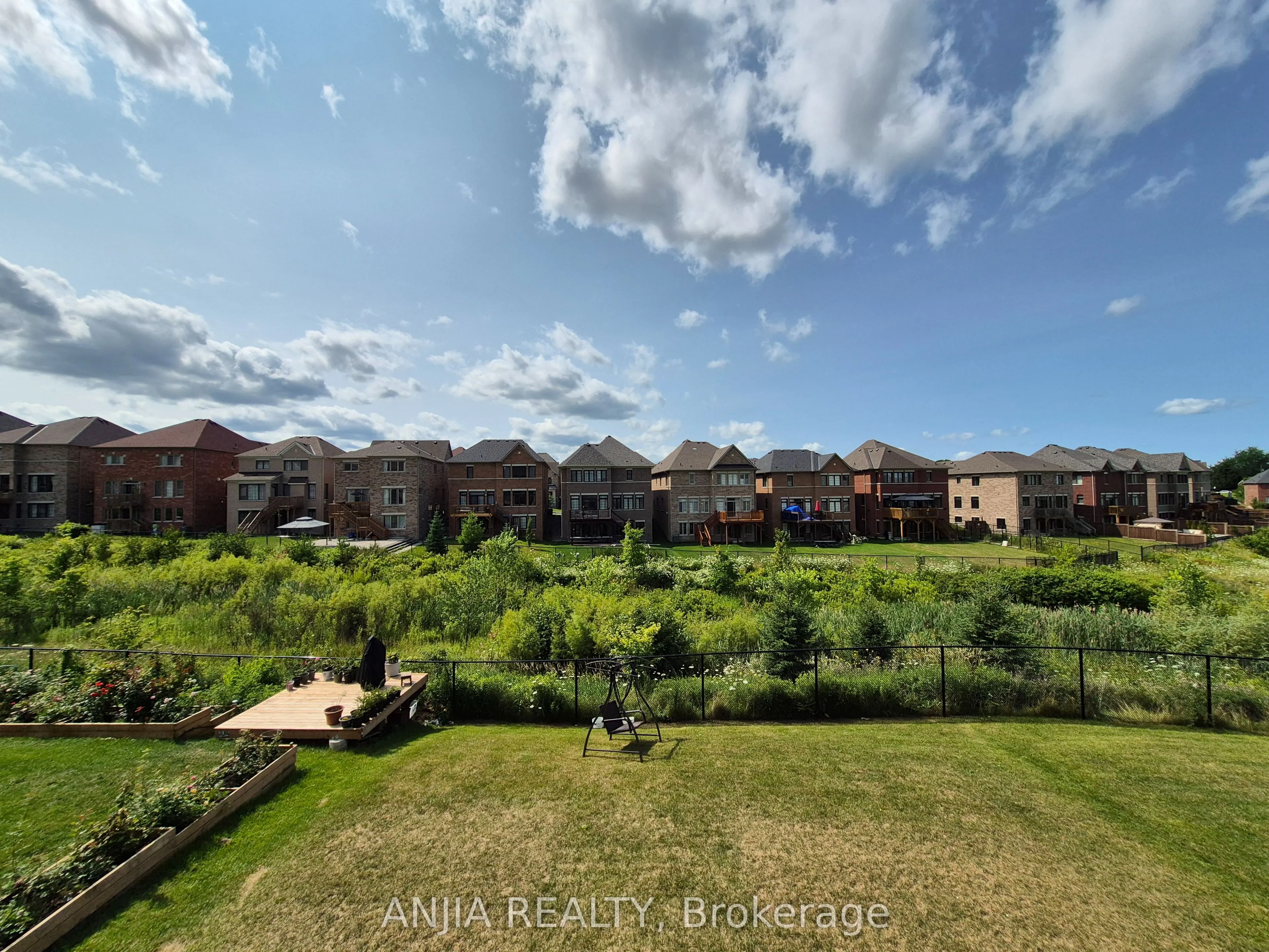 50 Meadow Vista Crescent